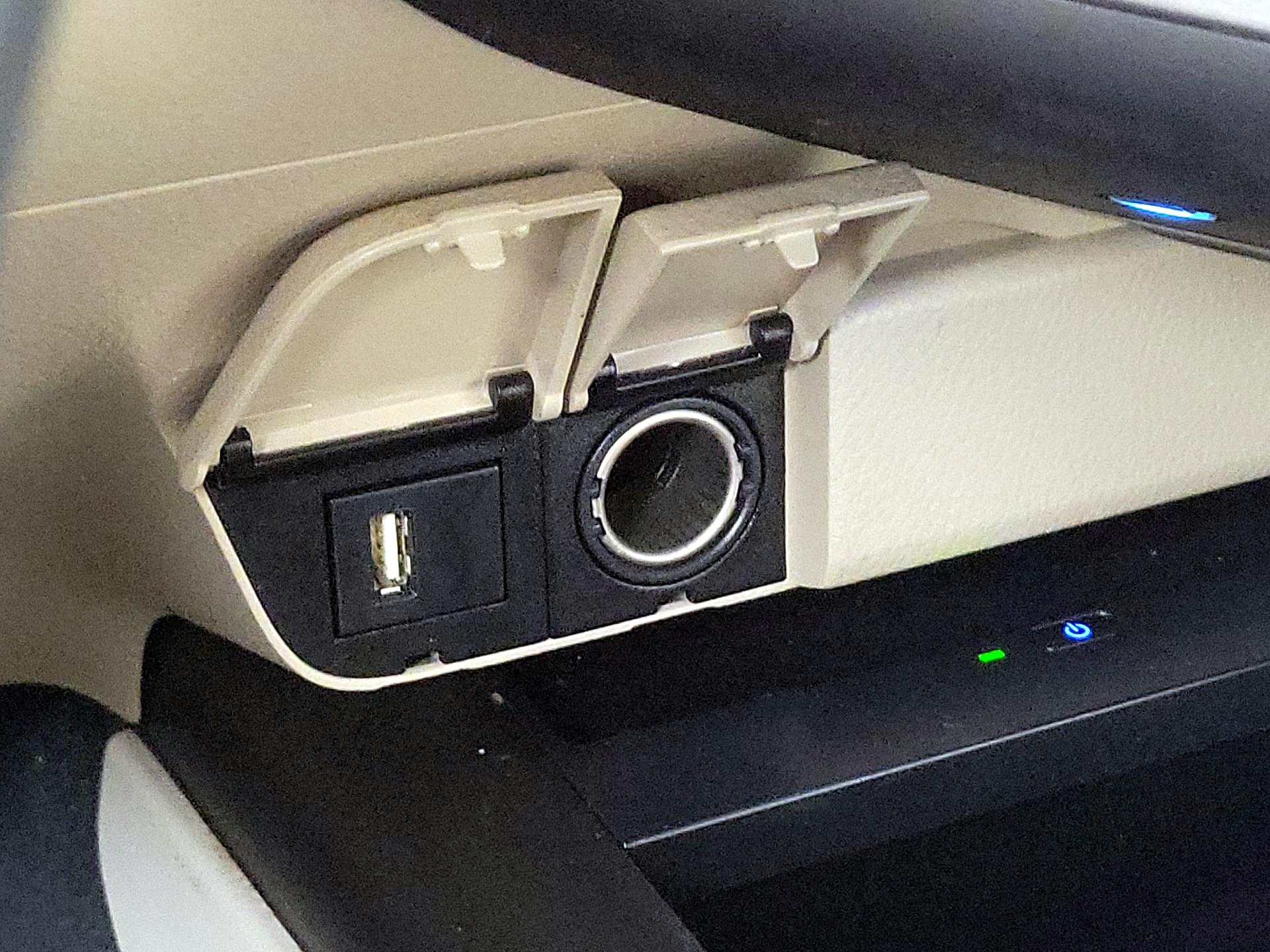 Thumbnail: 2023 Toyota Camry - 18