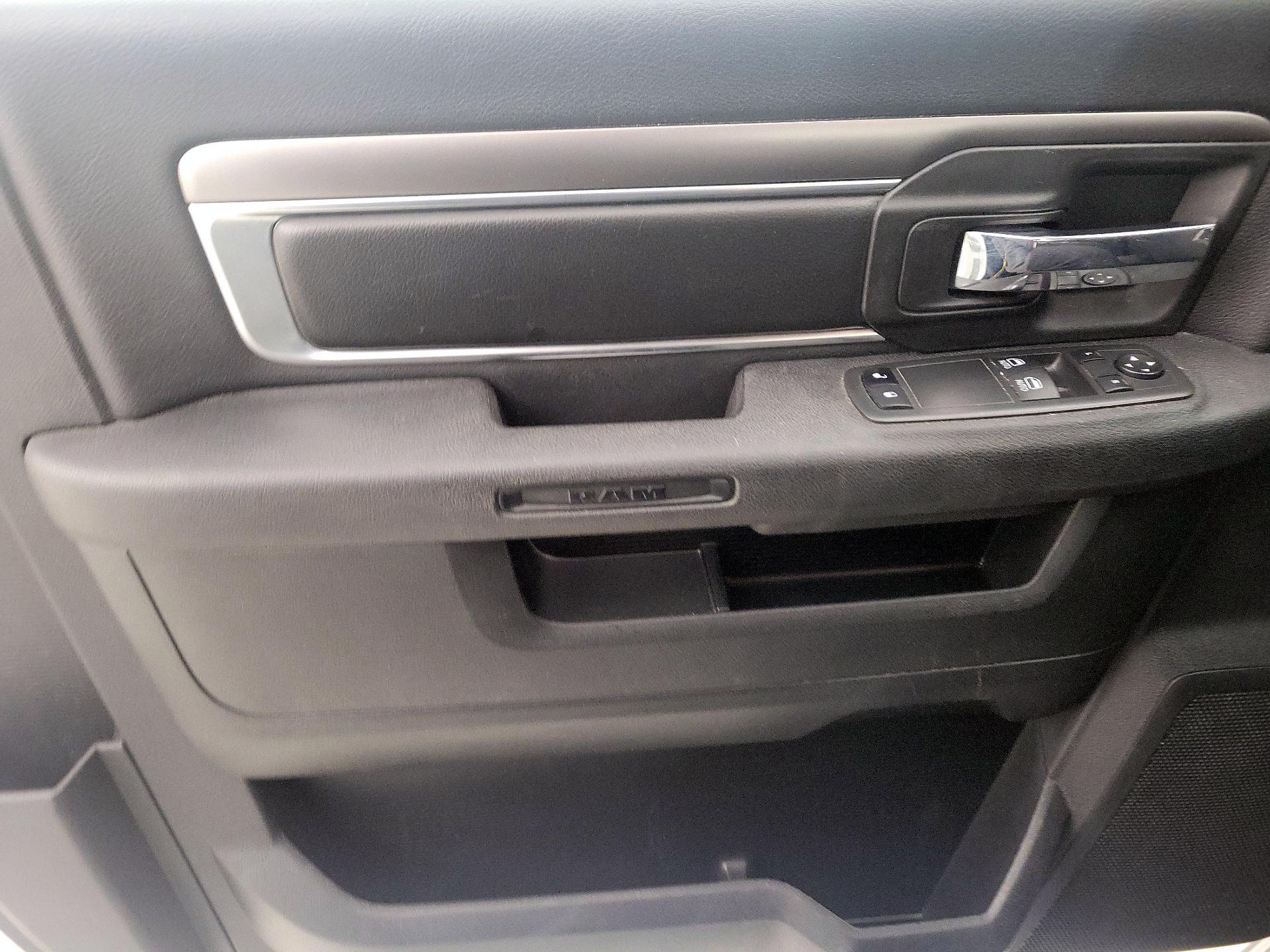 Thumbnail: 2023 RAM 1500 Classic - 12