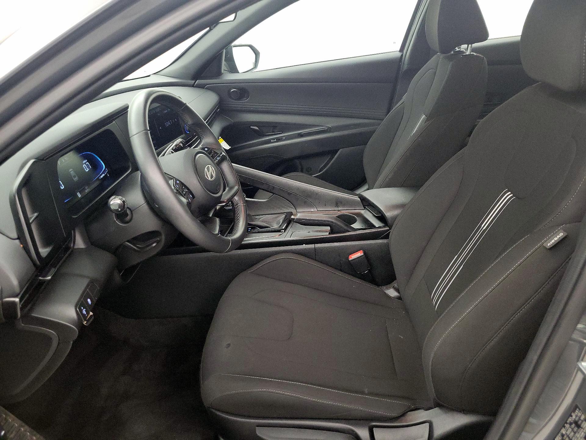 Thumbnail: 2025 Hyundai Elantra - 11