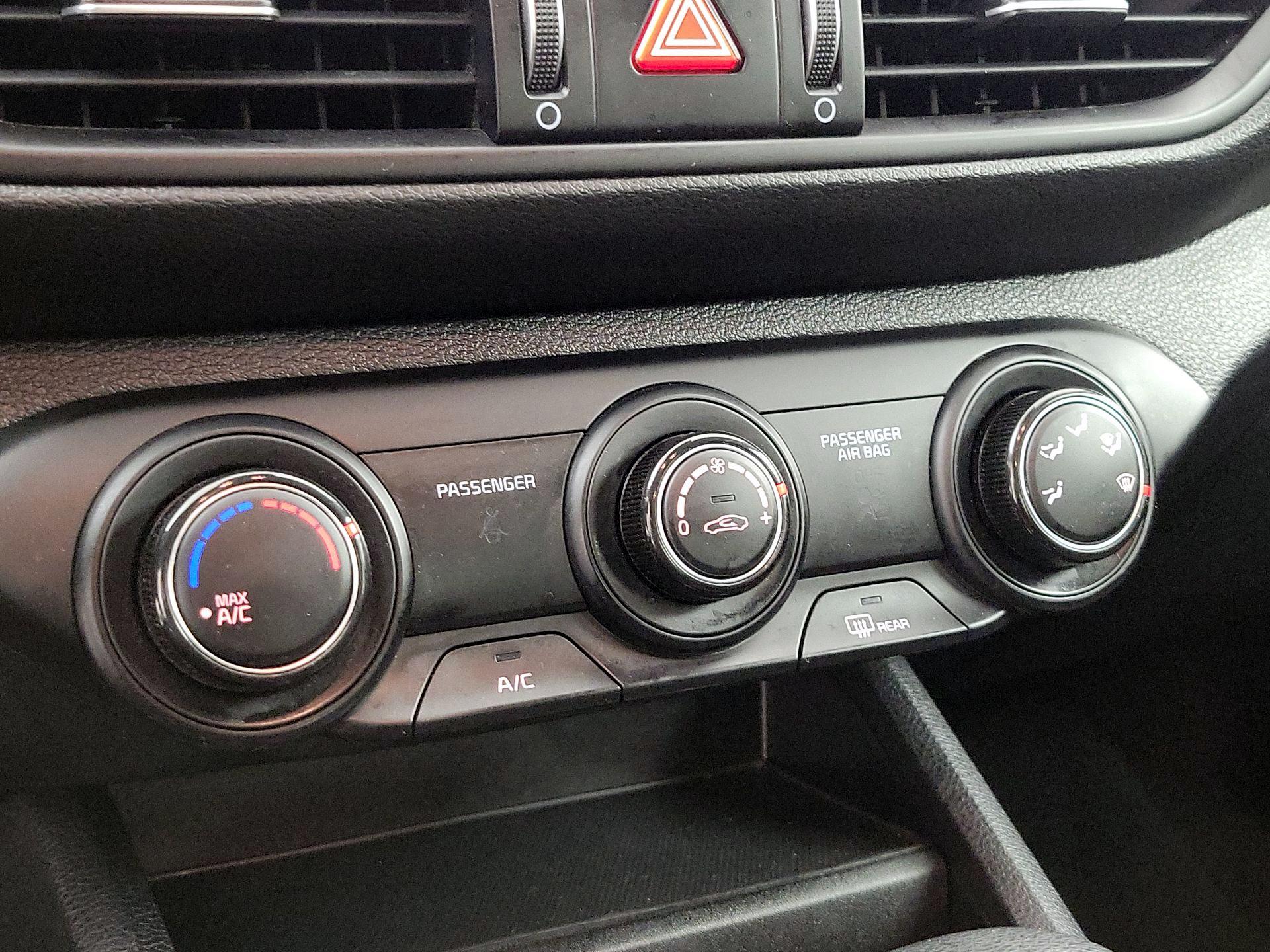 Thumbnail: 2024 Kia Forte - 16