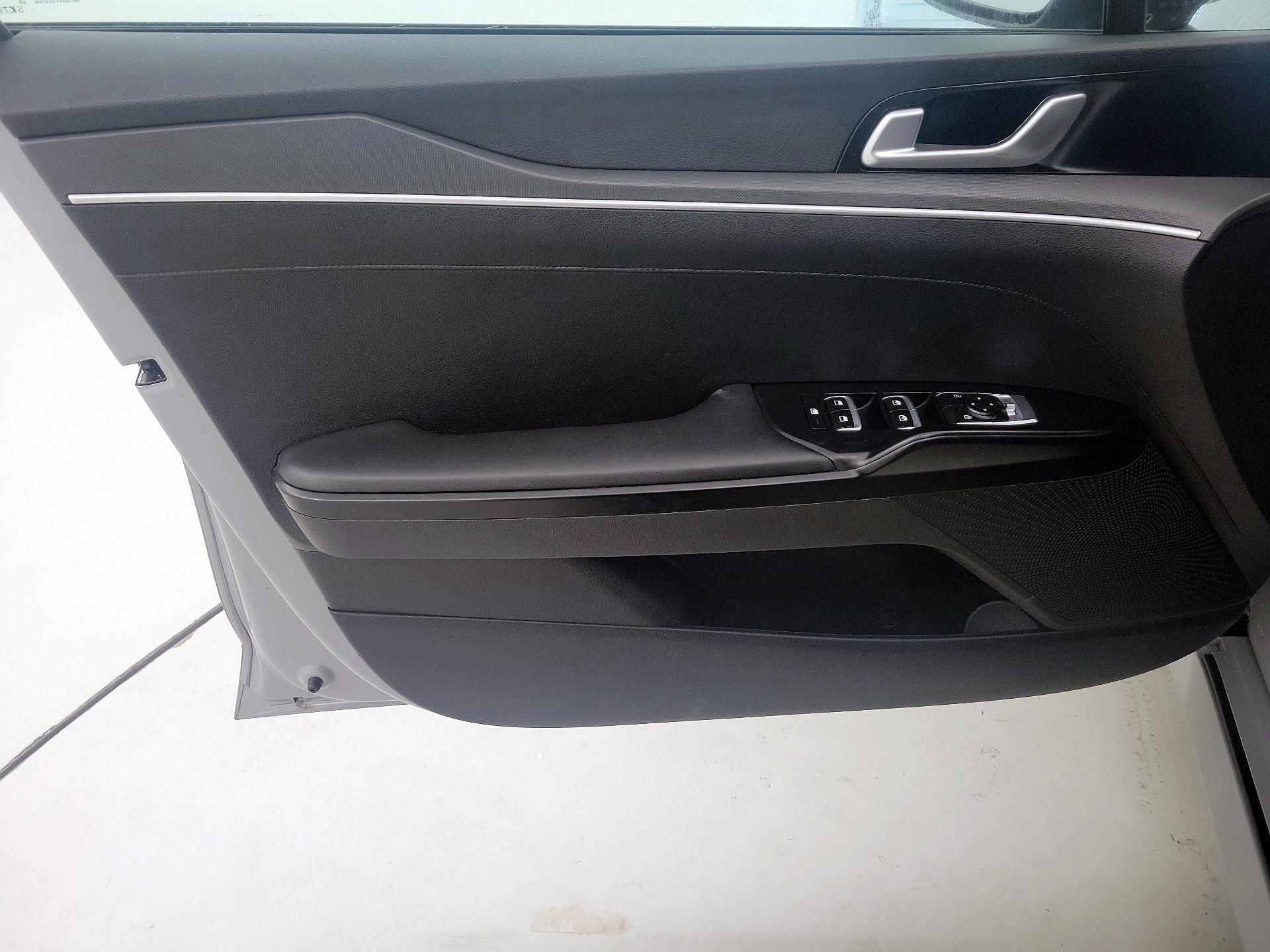 Thumbnail: 2023 Kia K5 - 12