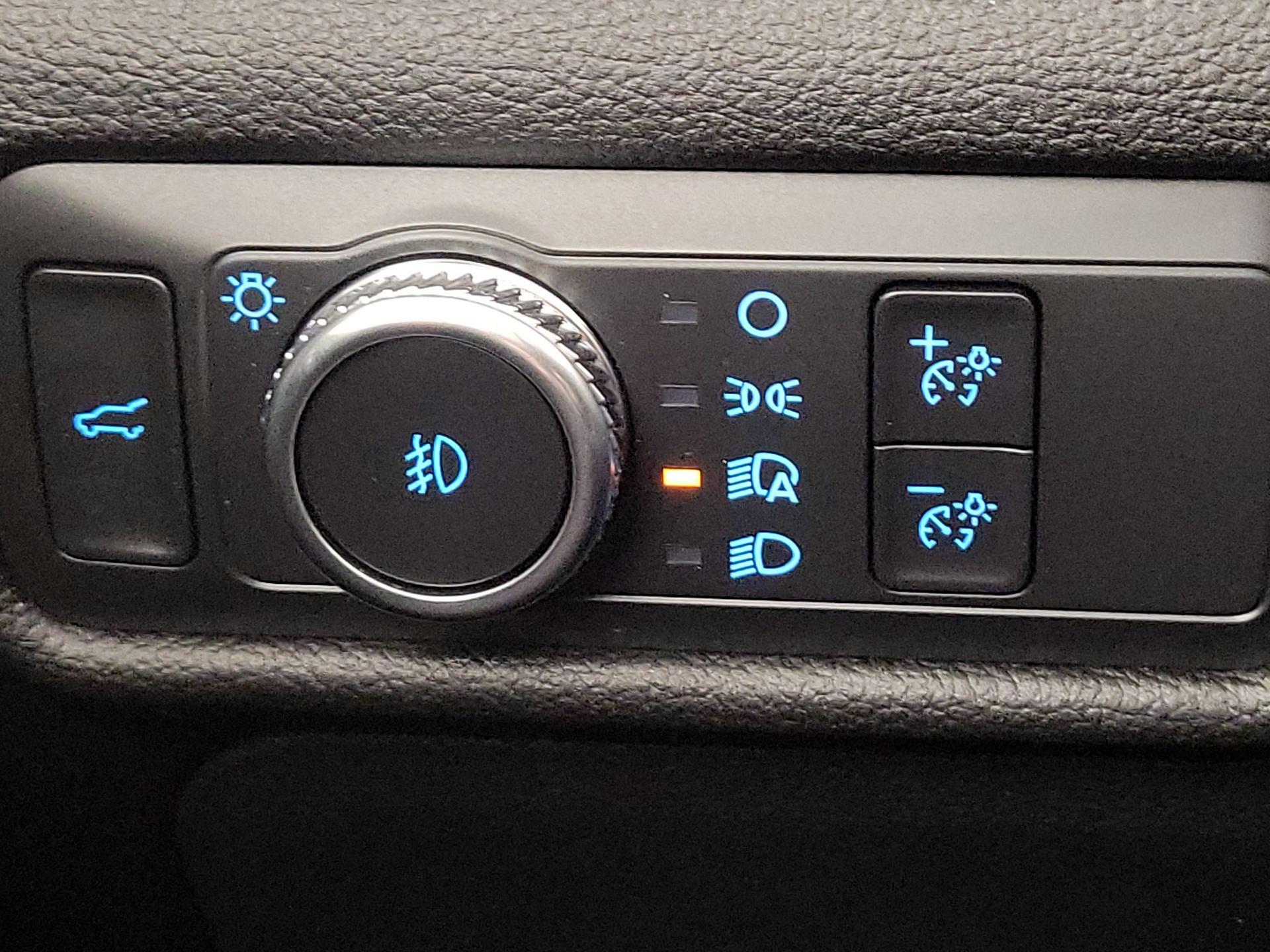 Thumbnail: 2022 Ford Explorer - 13