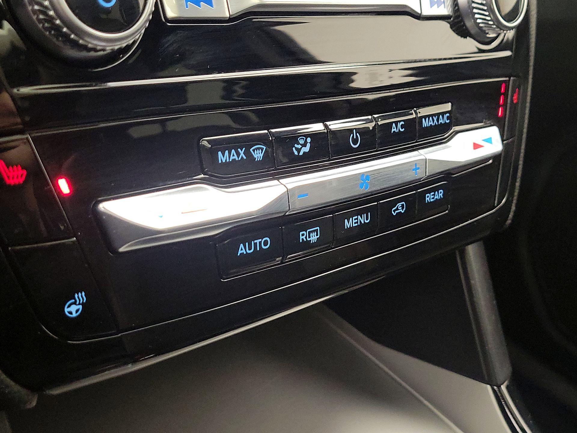 Thumbnail: 2022 Ford Explorer - 16