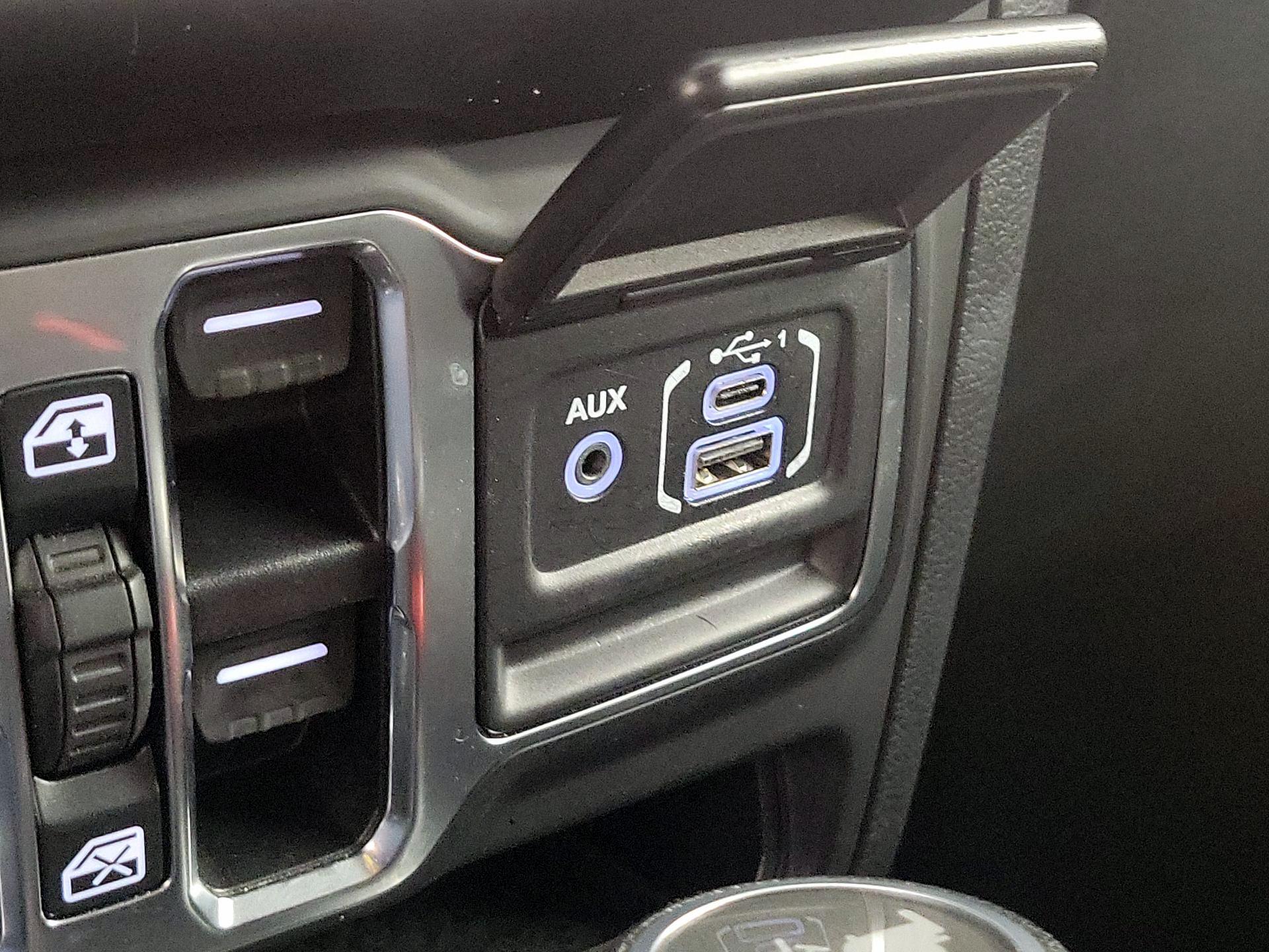 Thumbnail: 2021 Jeep Wrangler - 19