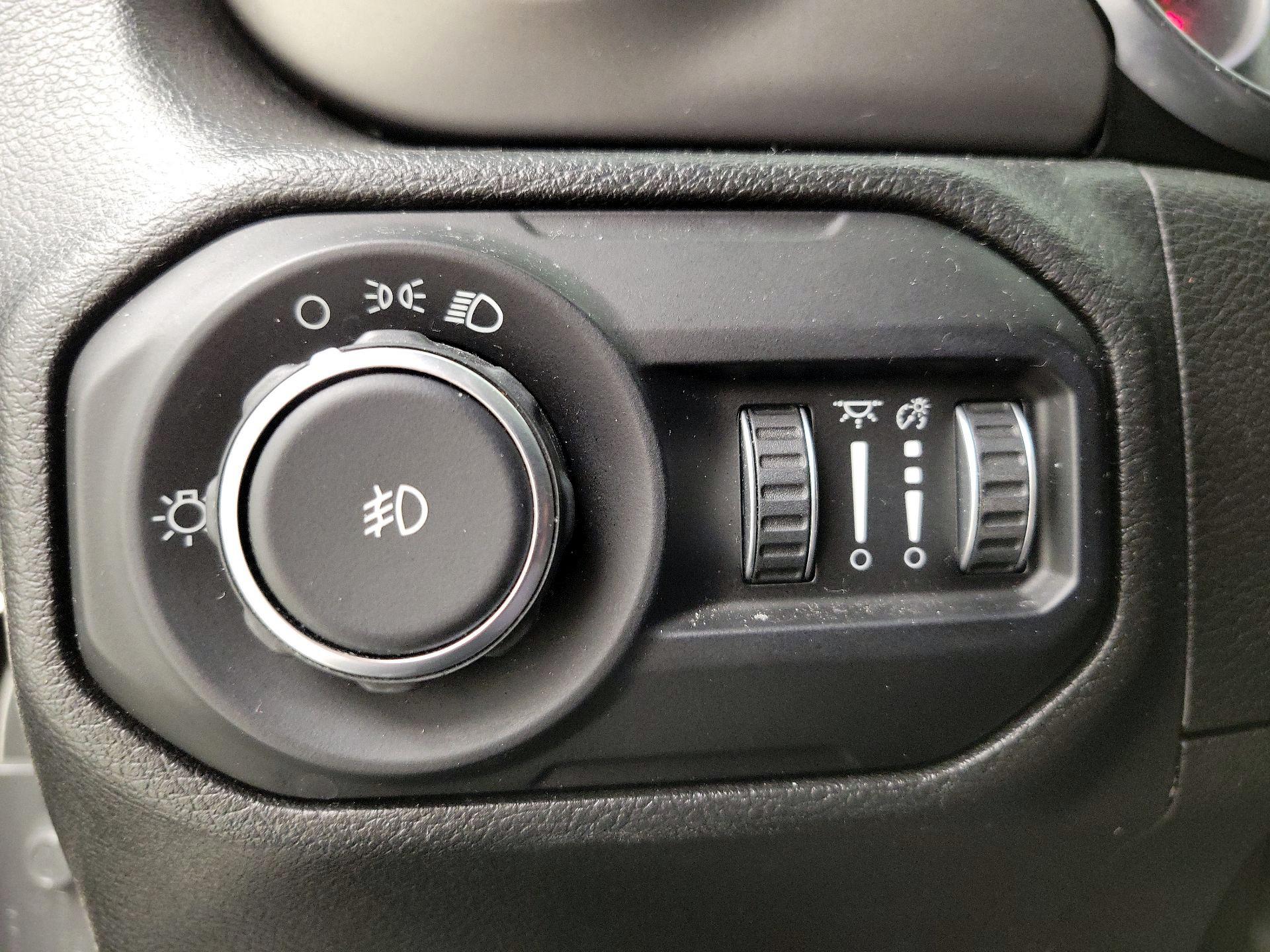 Thumbnail: 2022 Jeep Wrangler - 13