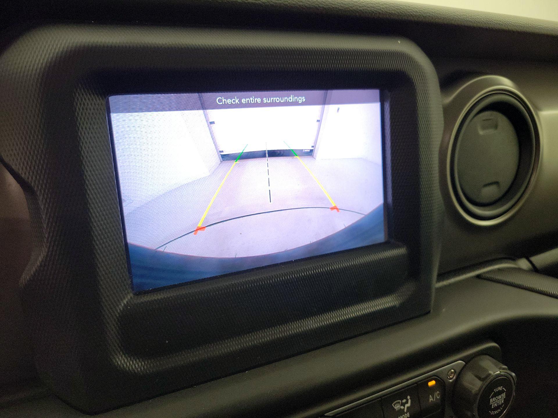 Thumbnail: 2022 Jeep Wrangler - 15