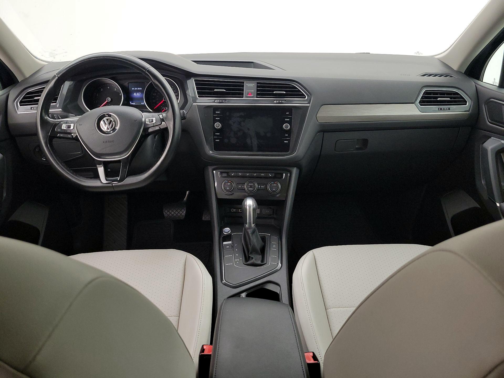 Thumbnail: 2018 Volkswagen Tiguan - 9