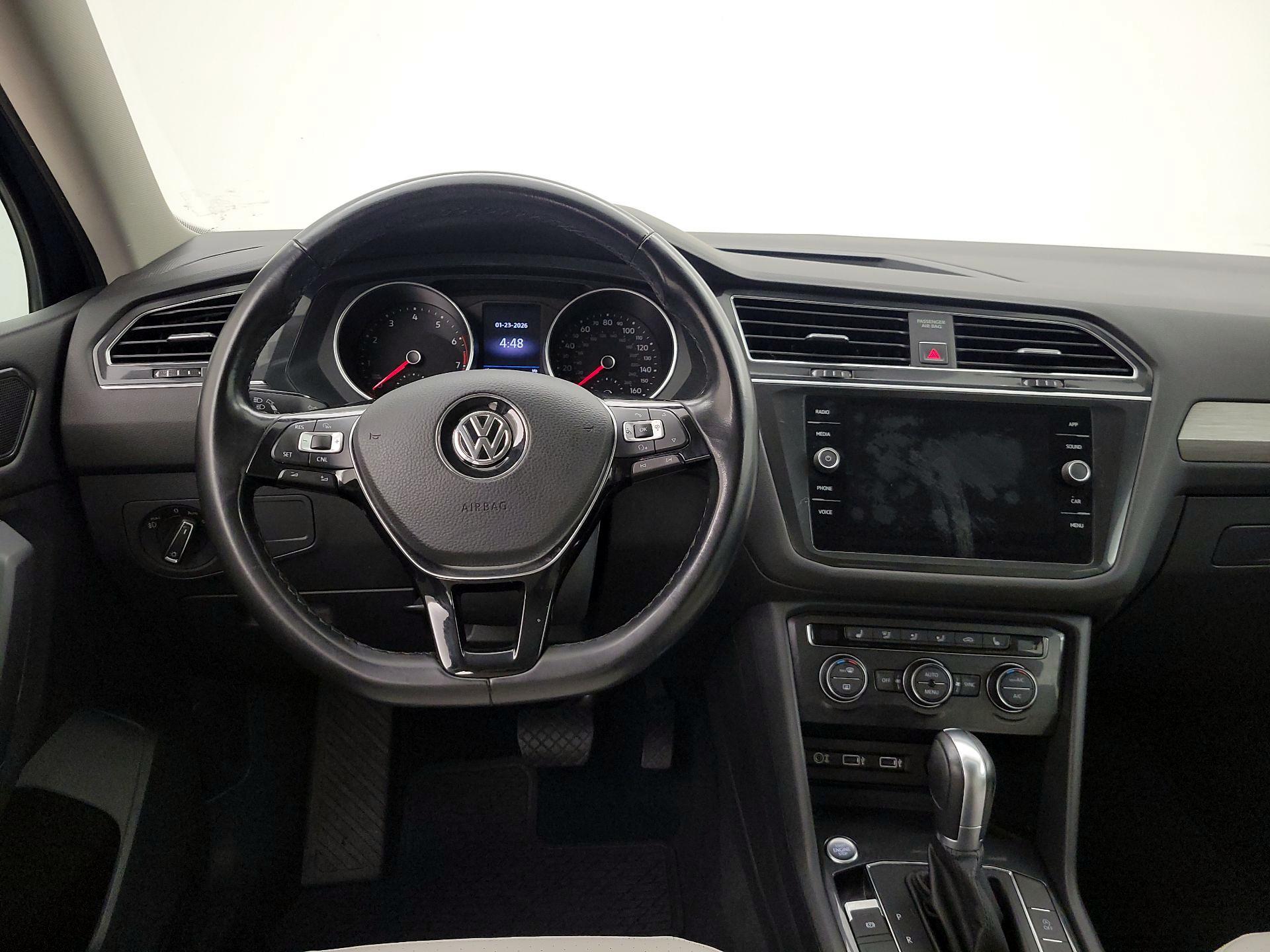 Thumbnail: 2018 Volkswagen Tiguan - 10