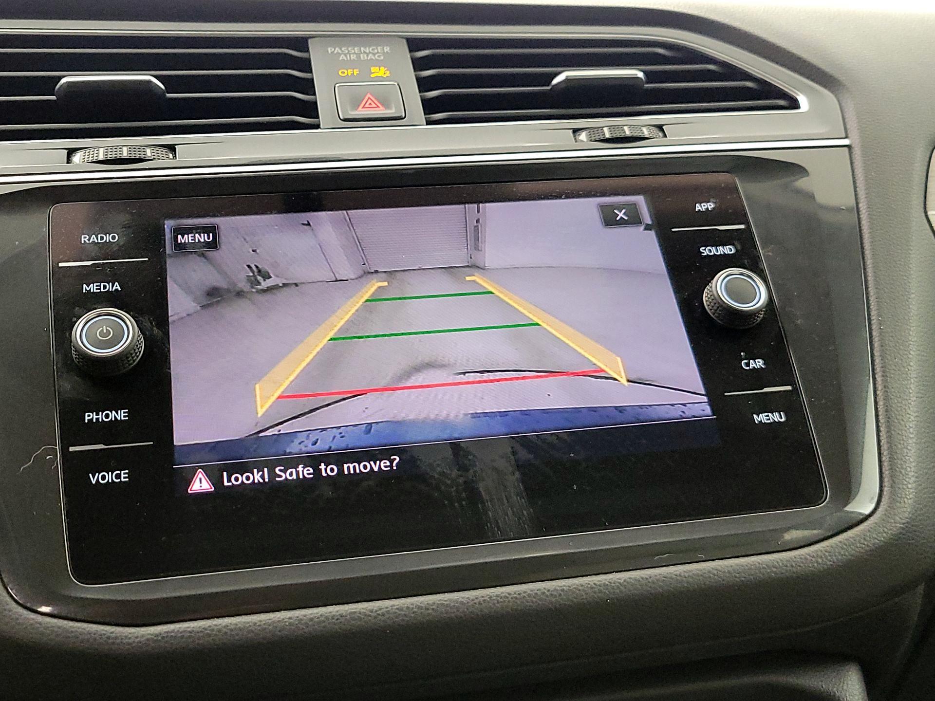 Thumbnail: 2018 Volkswagen Tiguan - 14