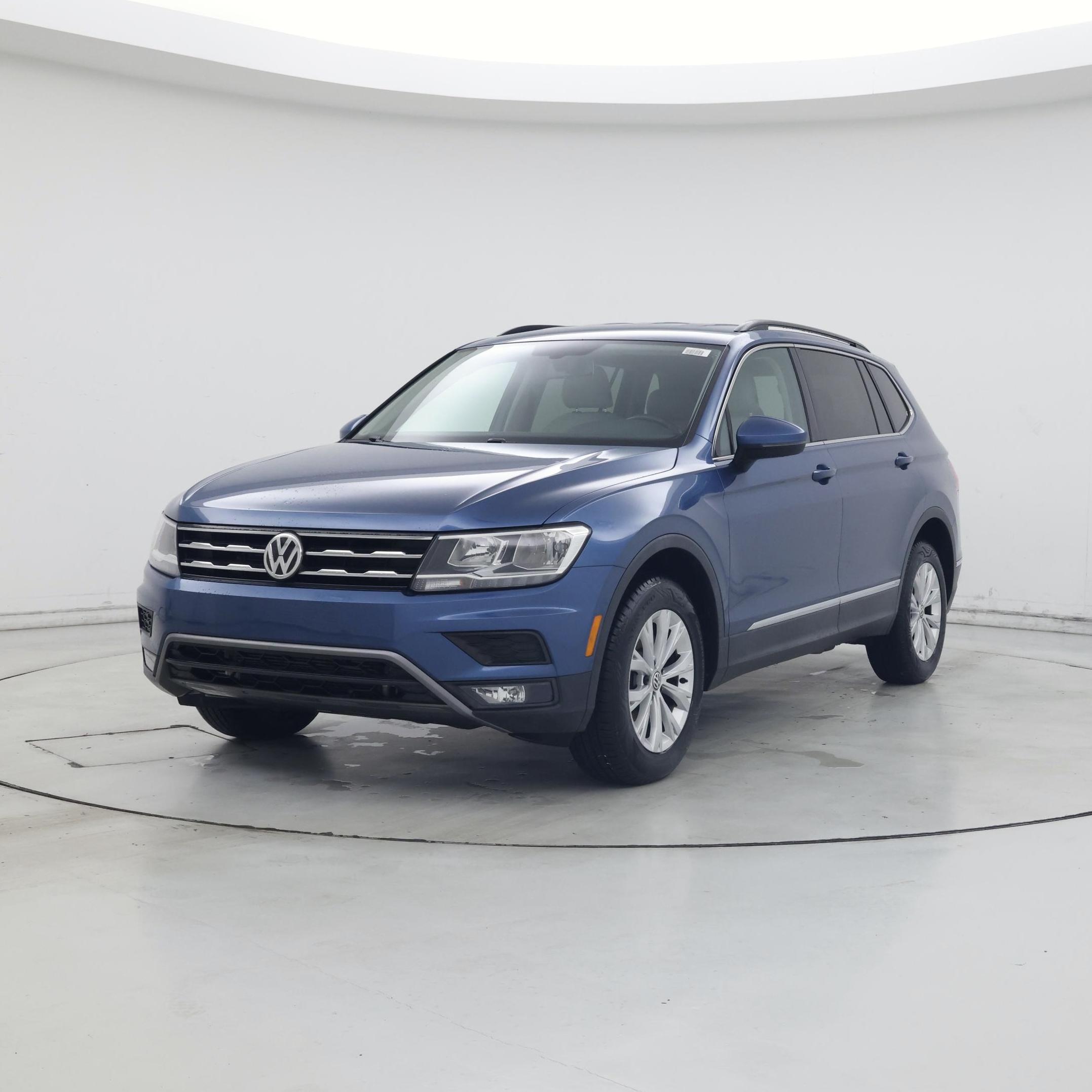 Thumbnail: 2018 Volkswagen Tiguan - 4