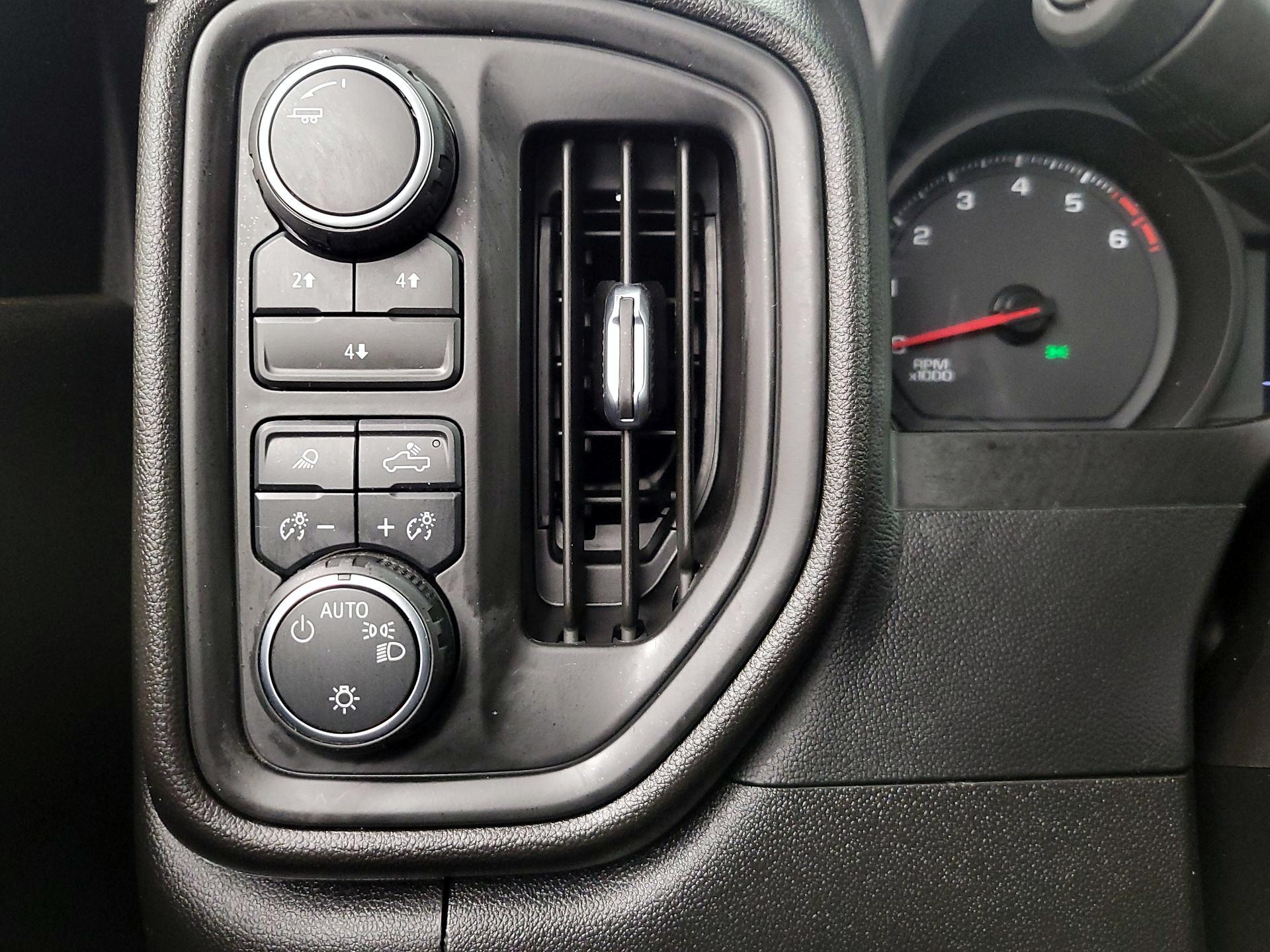 Thumbnail: 2025 Chevrolet Silverado 2500 - 13