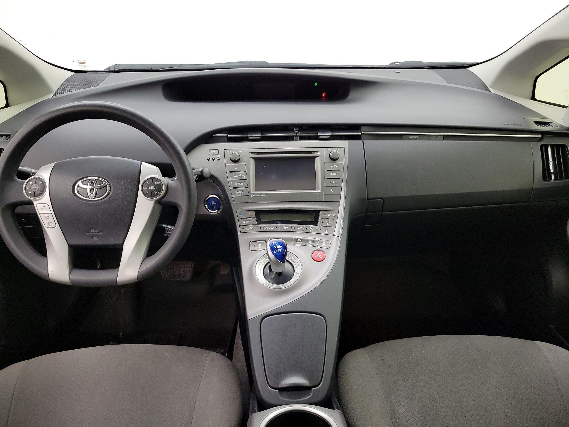 Thumbnail: 2015 Toyota Prius - 9