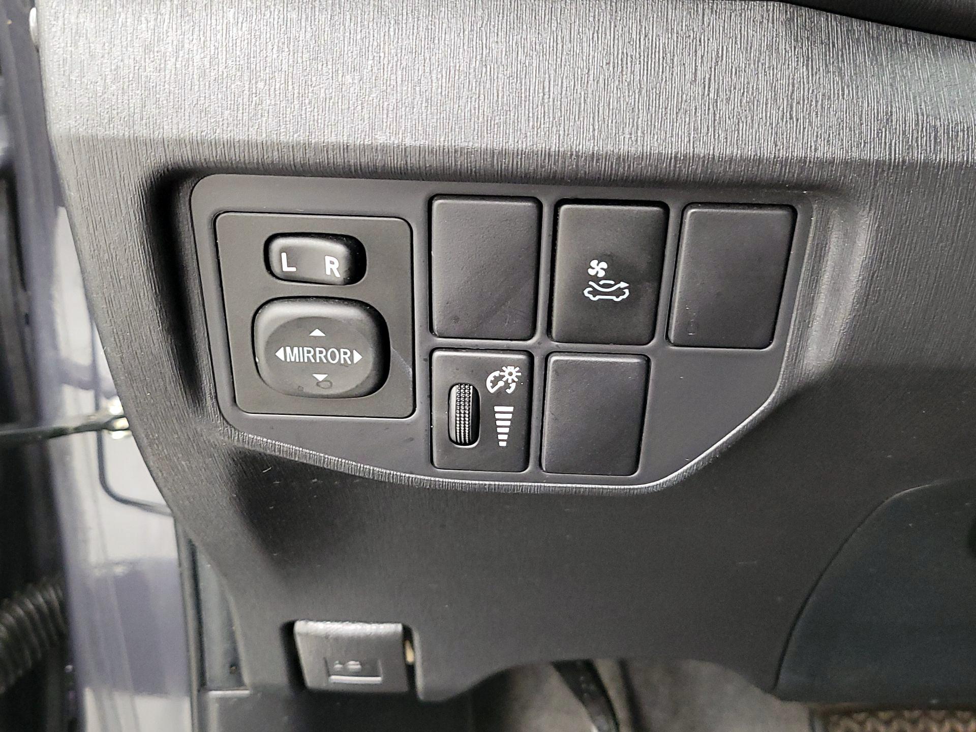 Thumbnail: 2015 Toyota Prius - 13