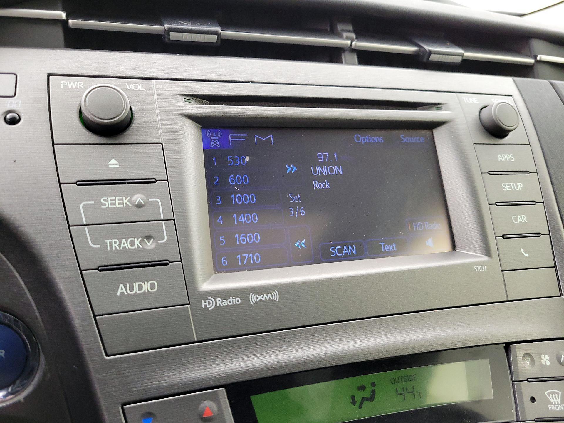 Thumbnail: 2015 Toyota Prius - 15