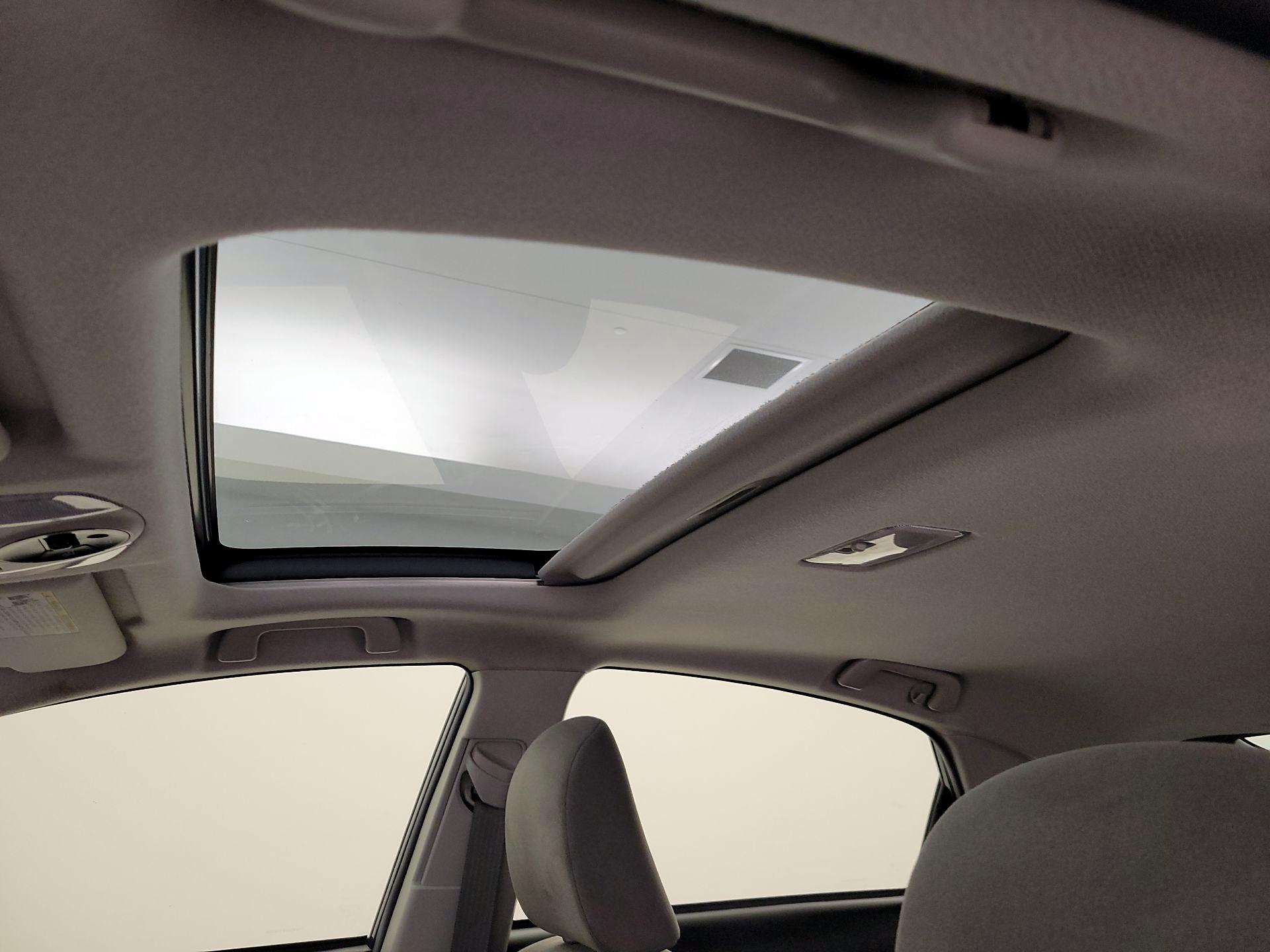 Thumbnail: 2015 Toyota Prius - 19