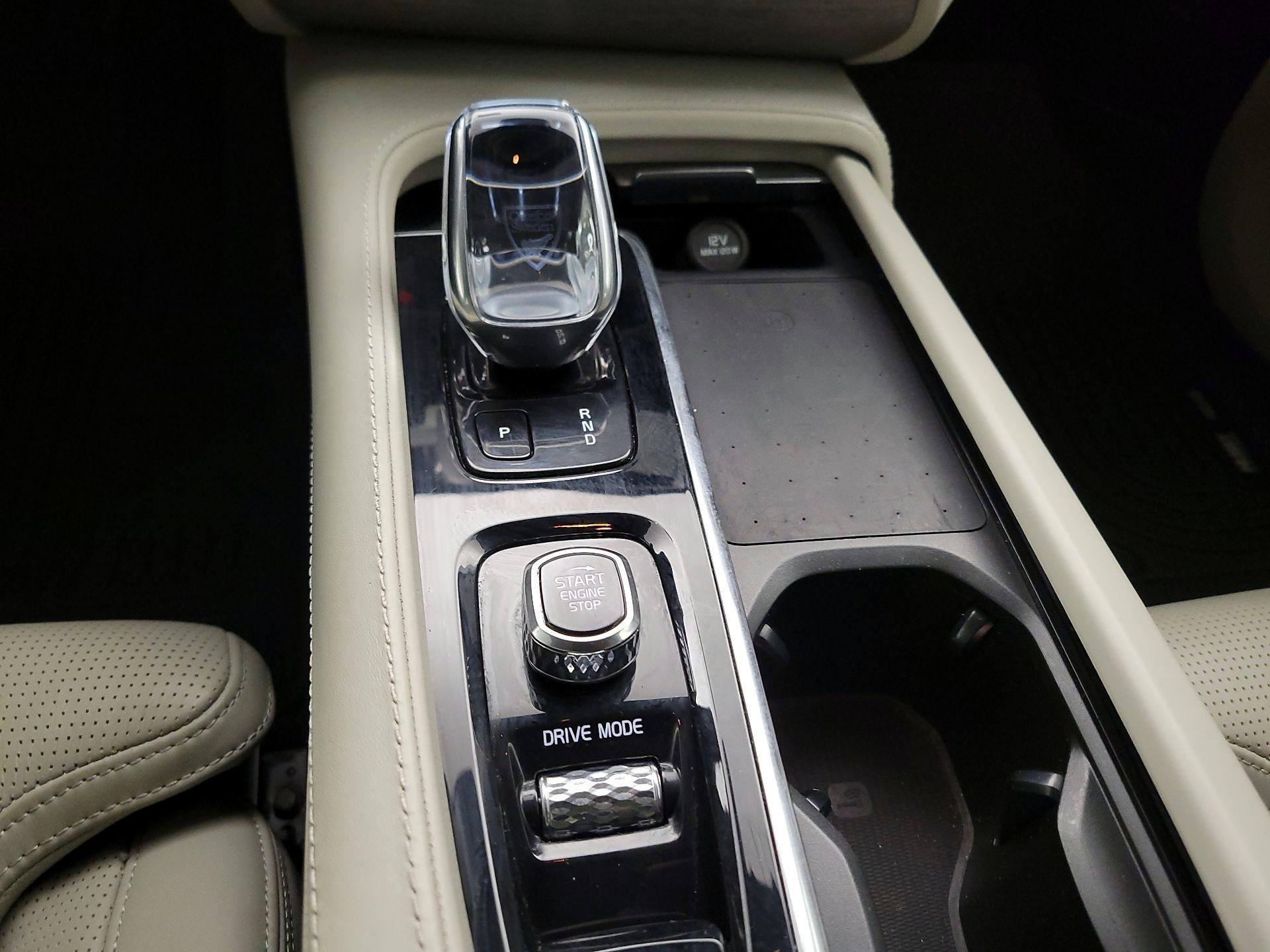 Thumbnail: 2021 Volvo XC90 - 17