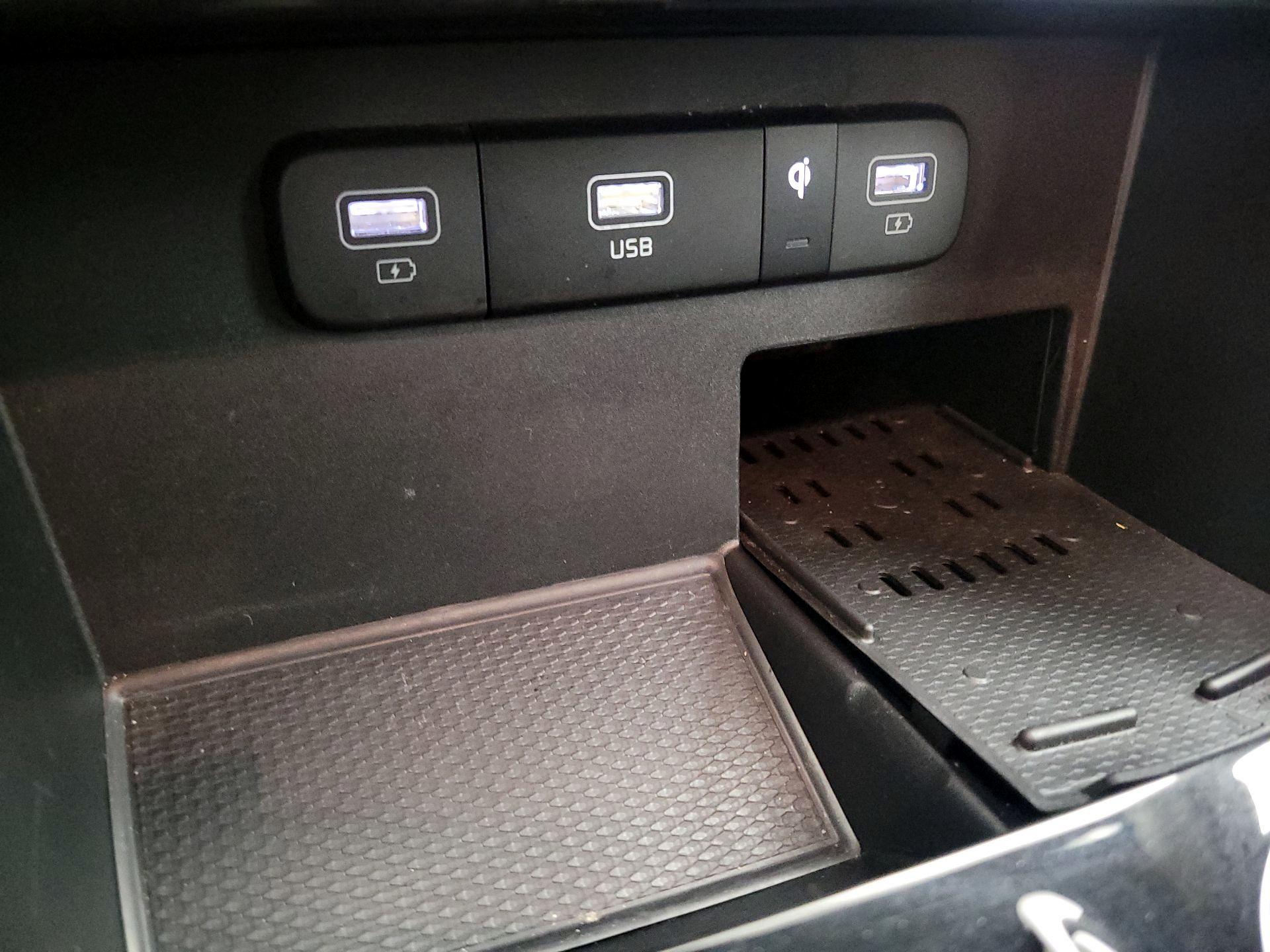 Thumbnail: 2024 Kia Carnival - 19