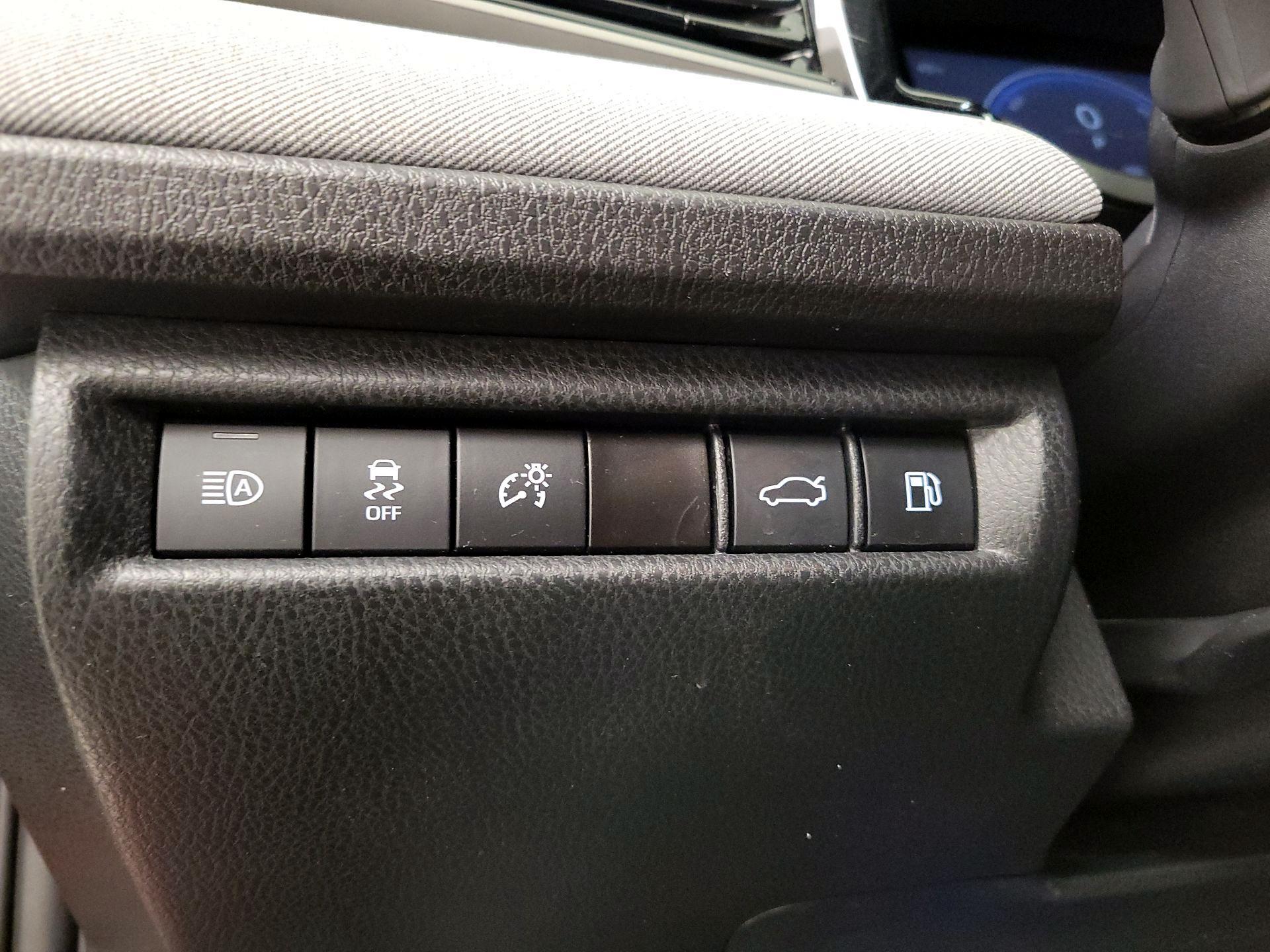 Thumbnail: 2025 Toyota Camry - 13