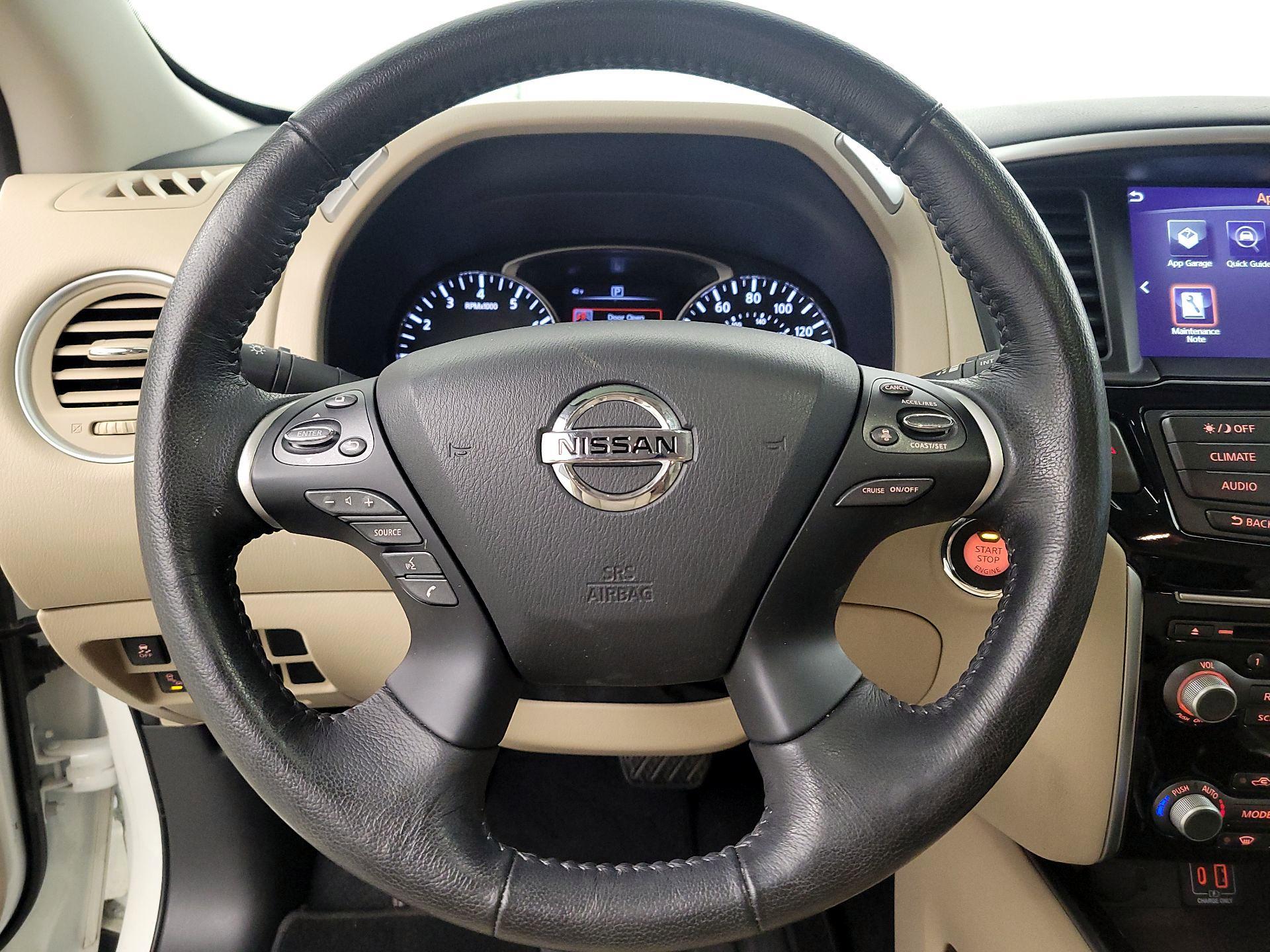 Thumbnail: 2020 Nissan Pathfinder - 10