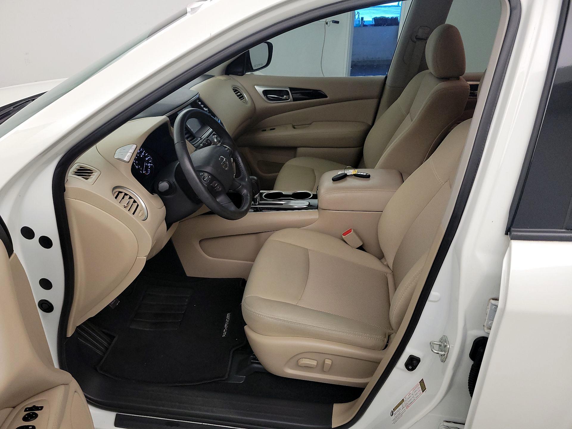 Thumbnail: 2020 Nissan Pathfinder - 11