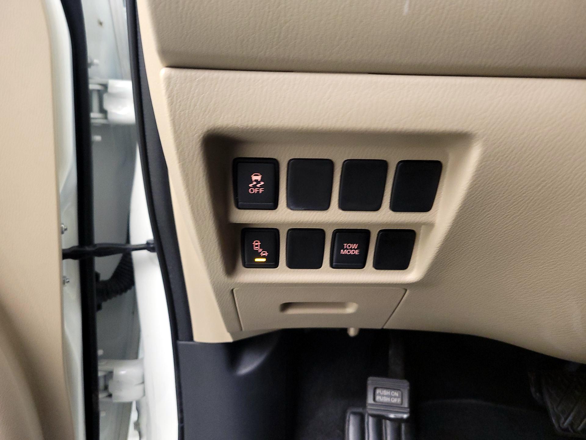 Thumbnail: 2020 Nissan Pathfinder - 13