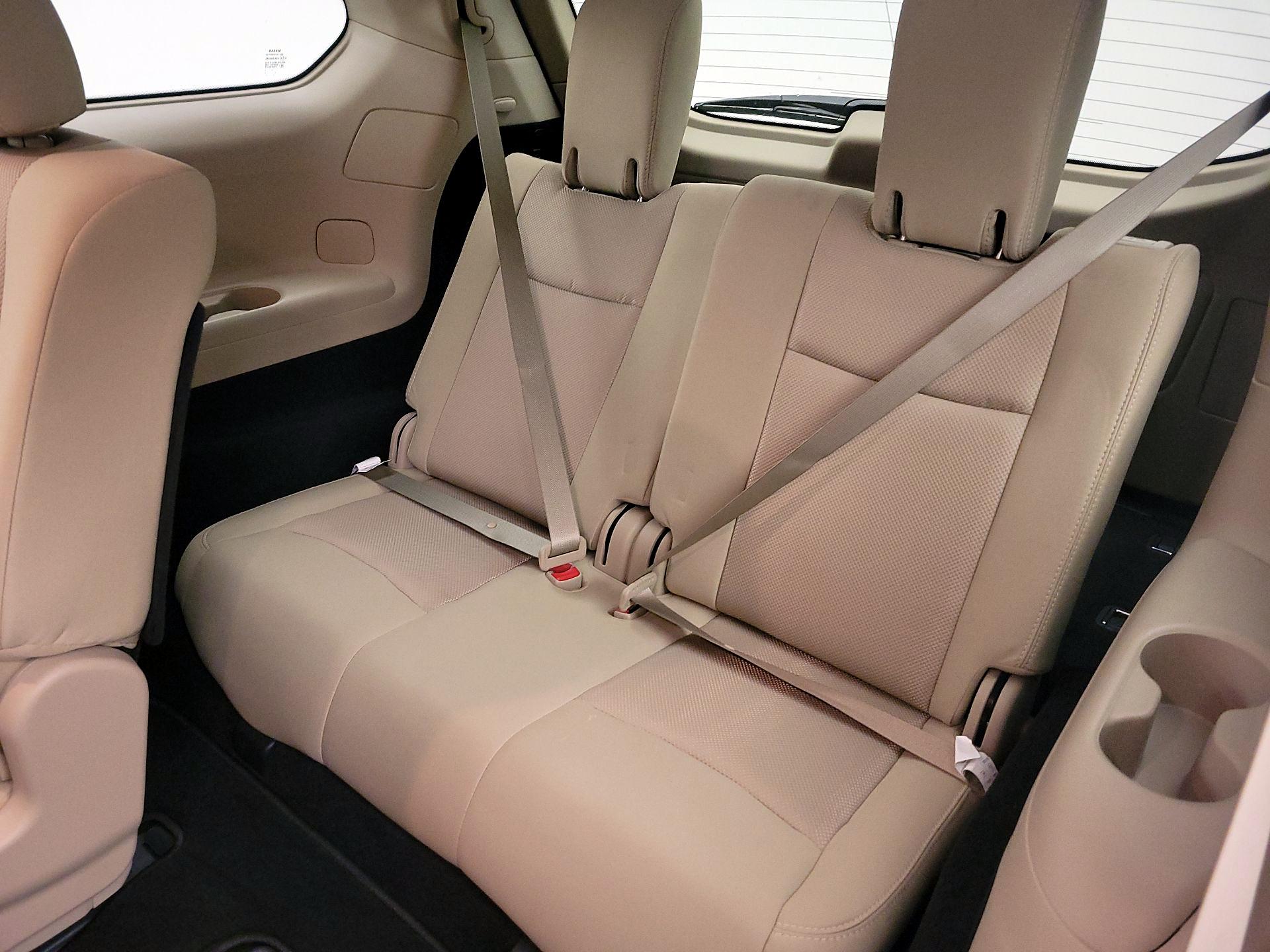 Thumbnail: 2020 Nissan Pathfinder - 20