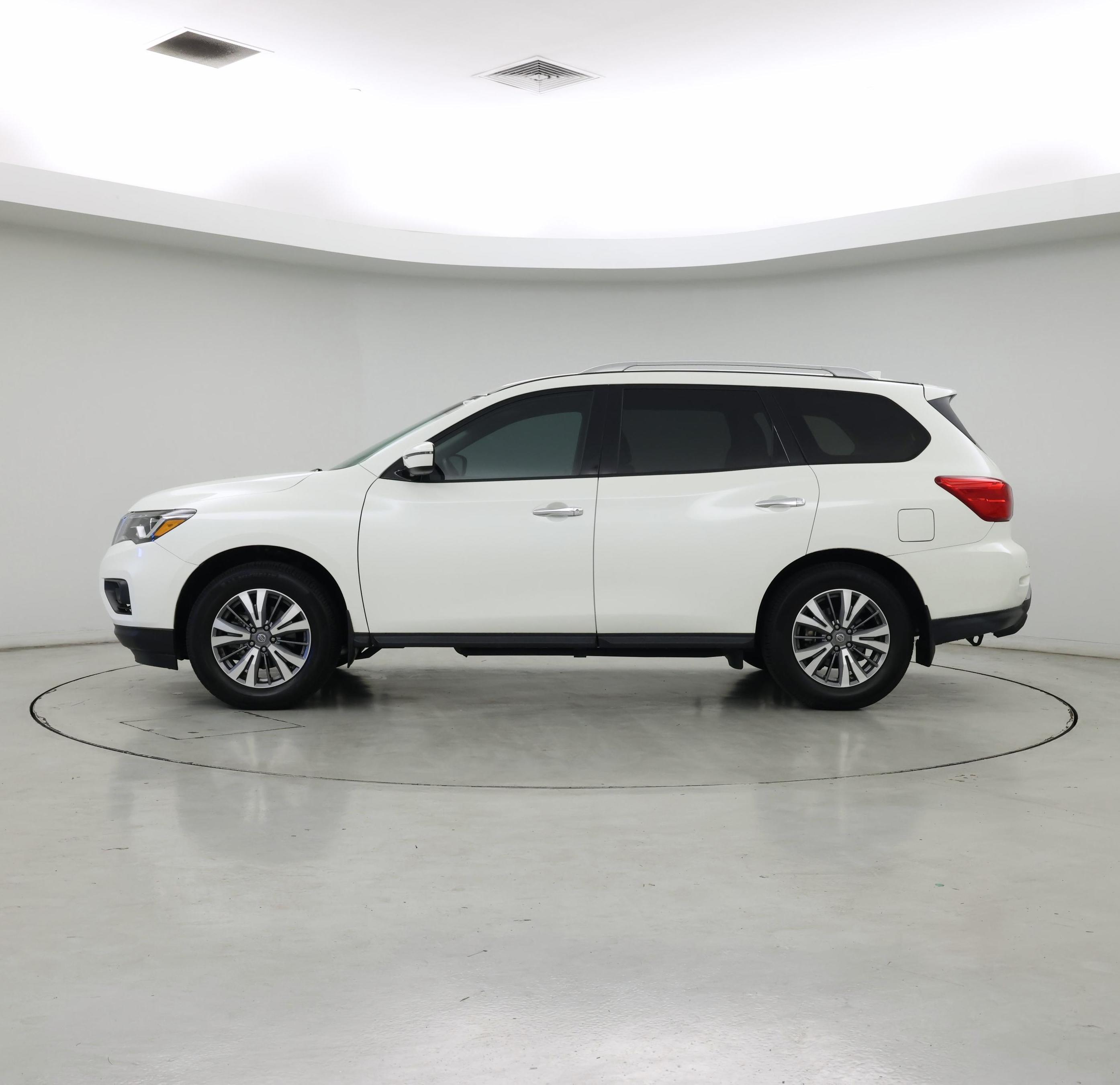 Thumbnail: 2020 Nissan Pathfinder - 3