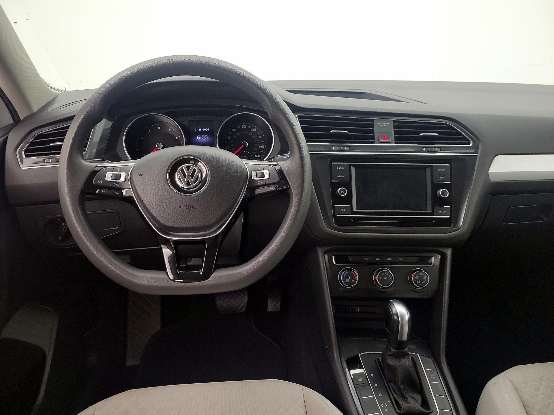 Thumbnail: 2018 Volkswagen Tiguan - 10