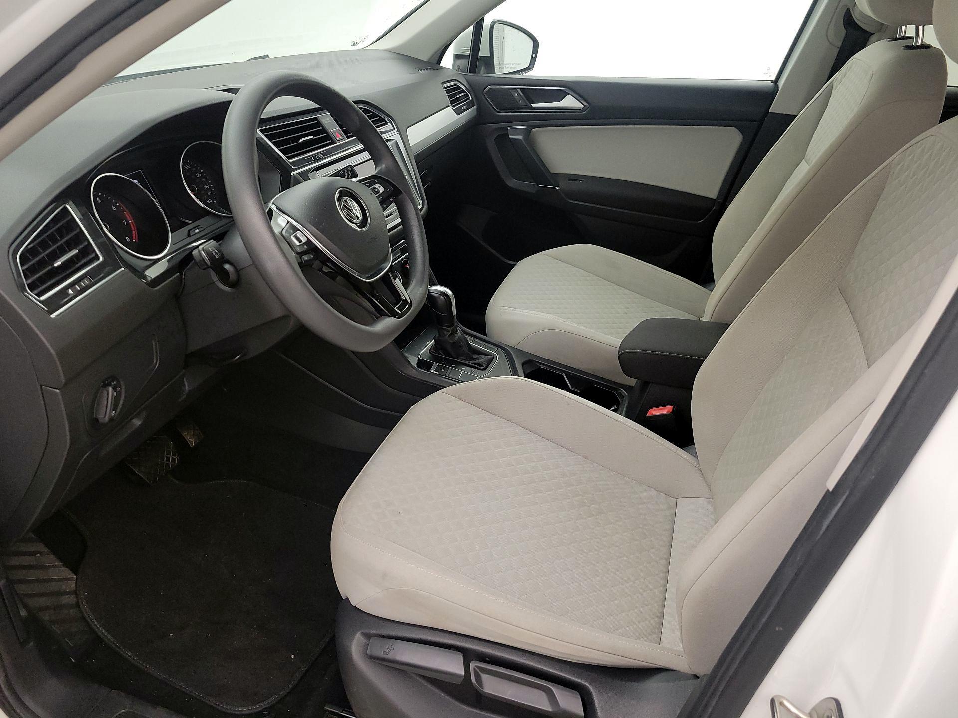 Thumbnail: 2018 Volkswagen Tiguan - 11