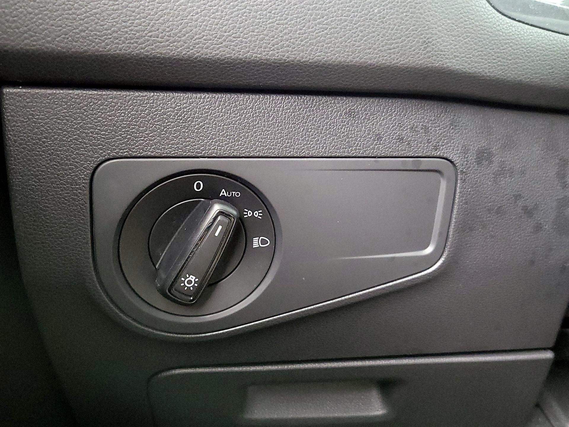 Thumbnail: 2018 Volkswagen Tiguan - 13