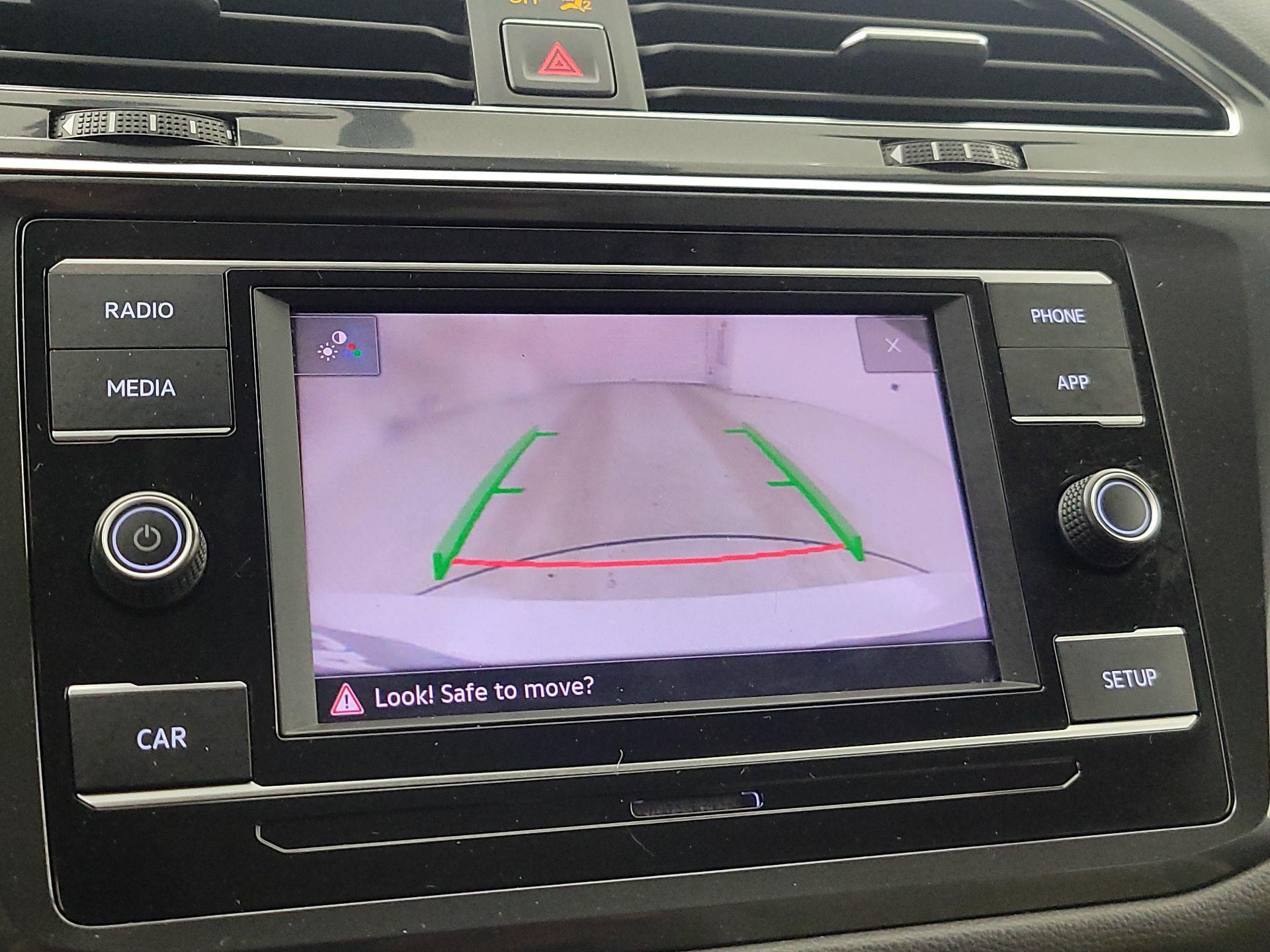 Thumbnail: 2018 Volkswagen Tiguan - 14