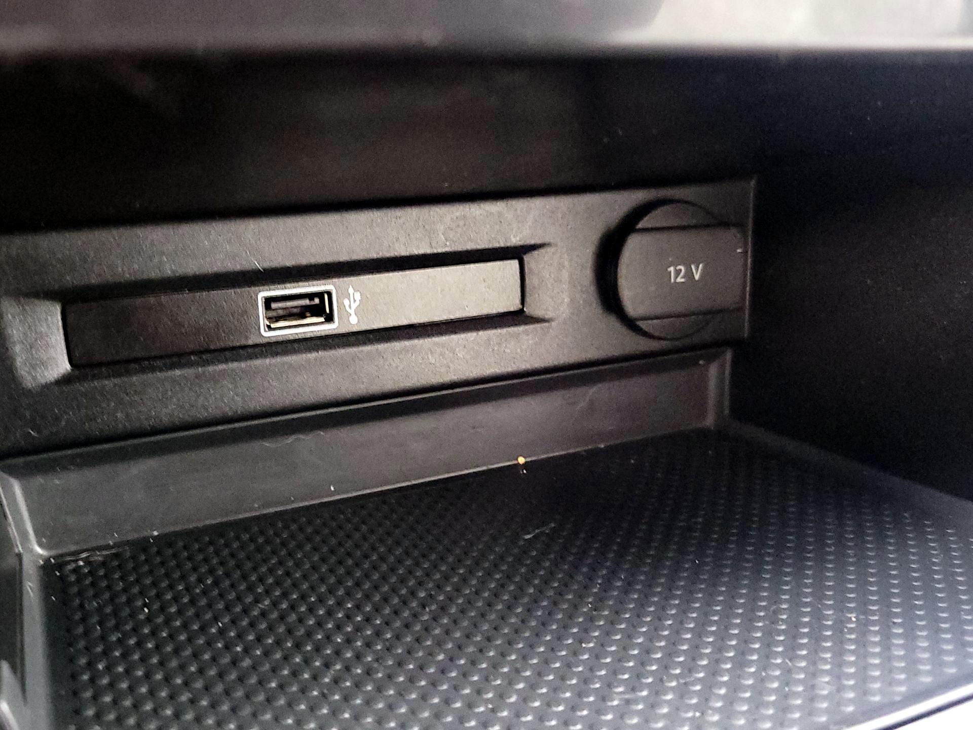 Thumbnail: 2018 Volkswagen Tiguan - 18