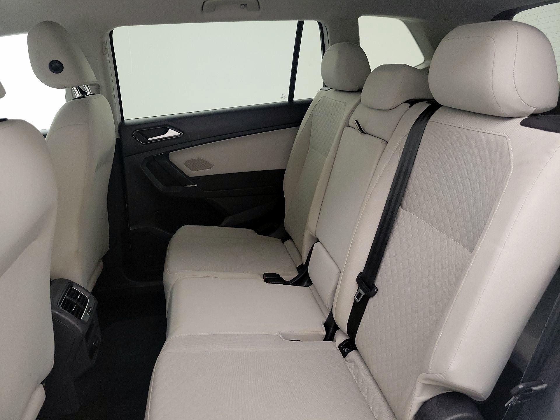 Thumbnail: 2018 Volkswagen Tiguan - 19