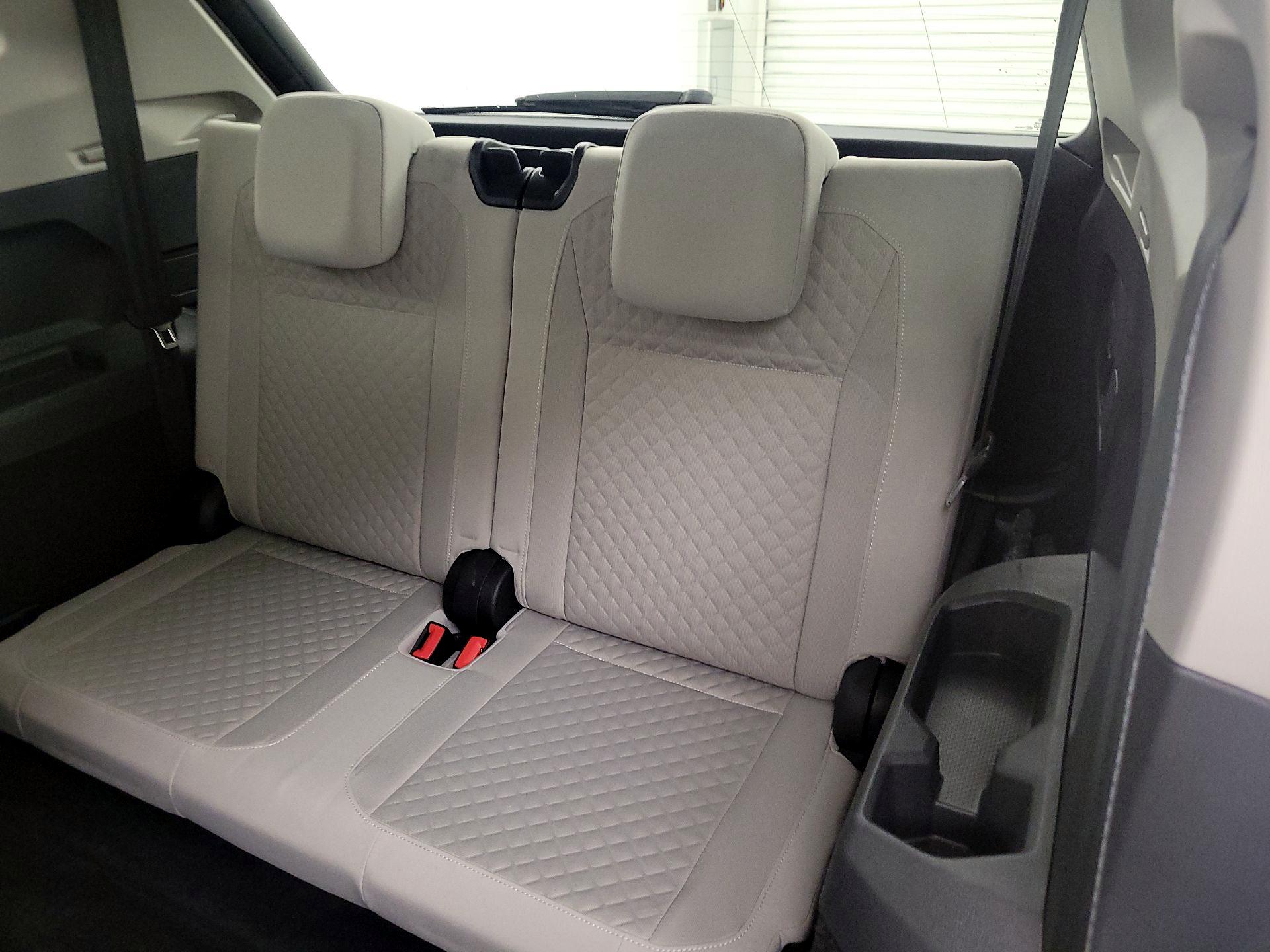 Thumbnail: 2018 Volkswagen Tiguan - 20