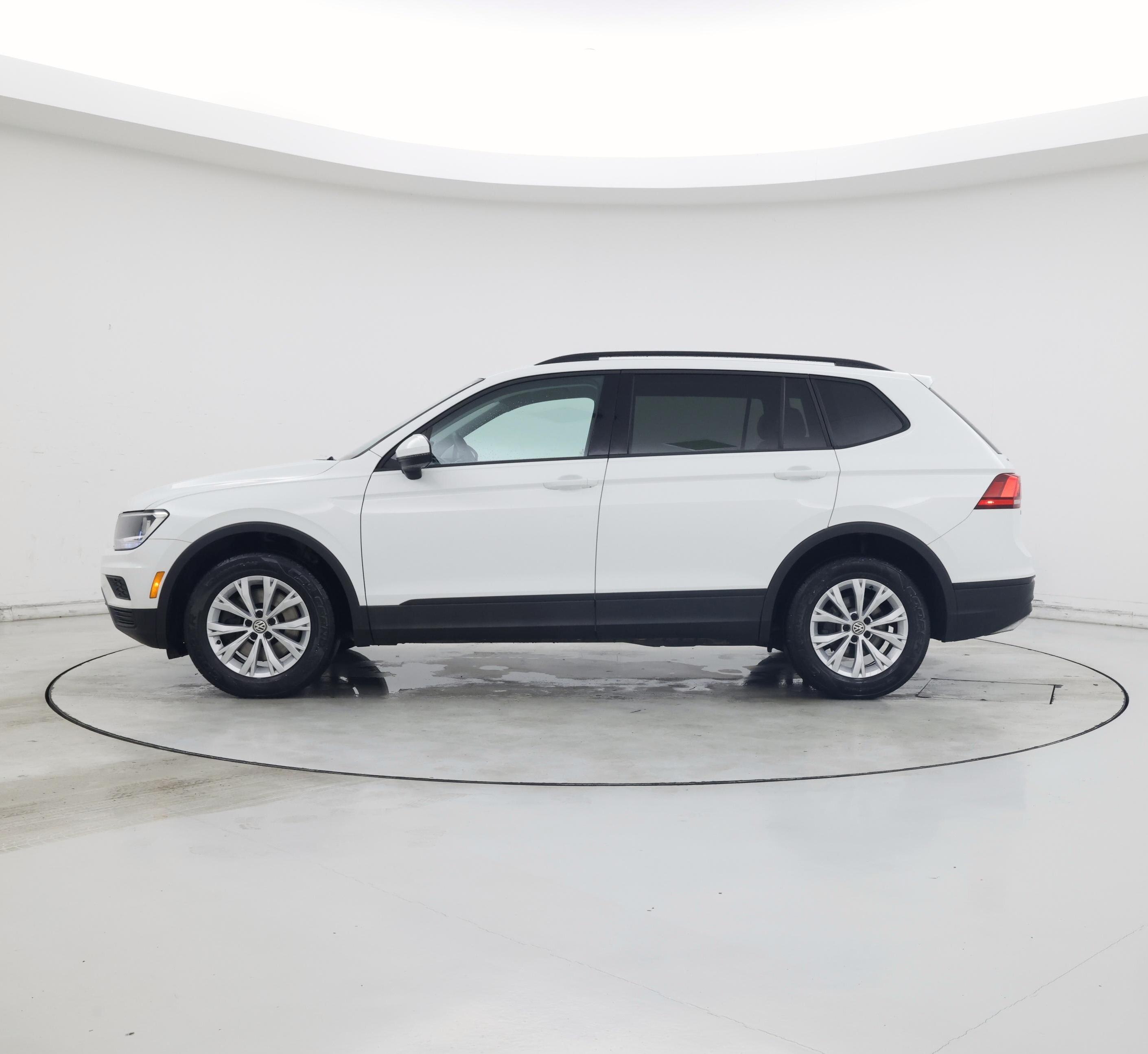 Thumbnail: 2018 Volkswagen Tiguan - 3