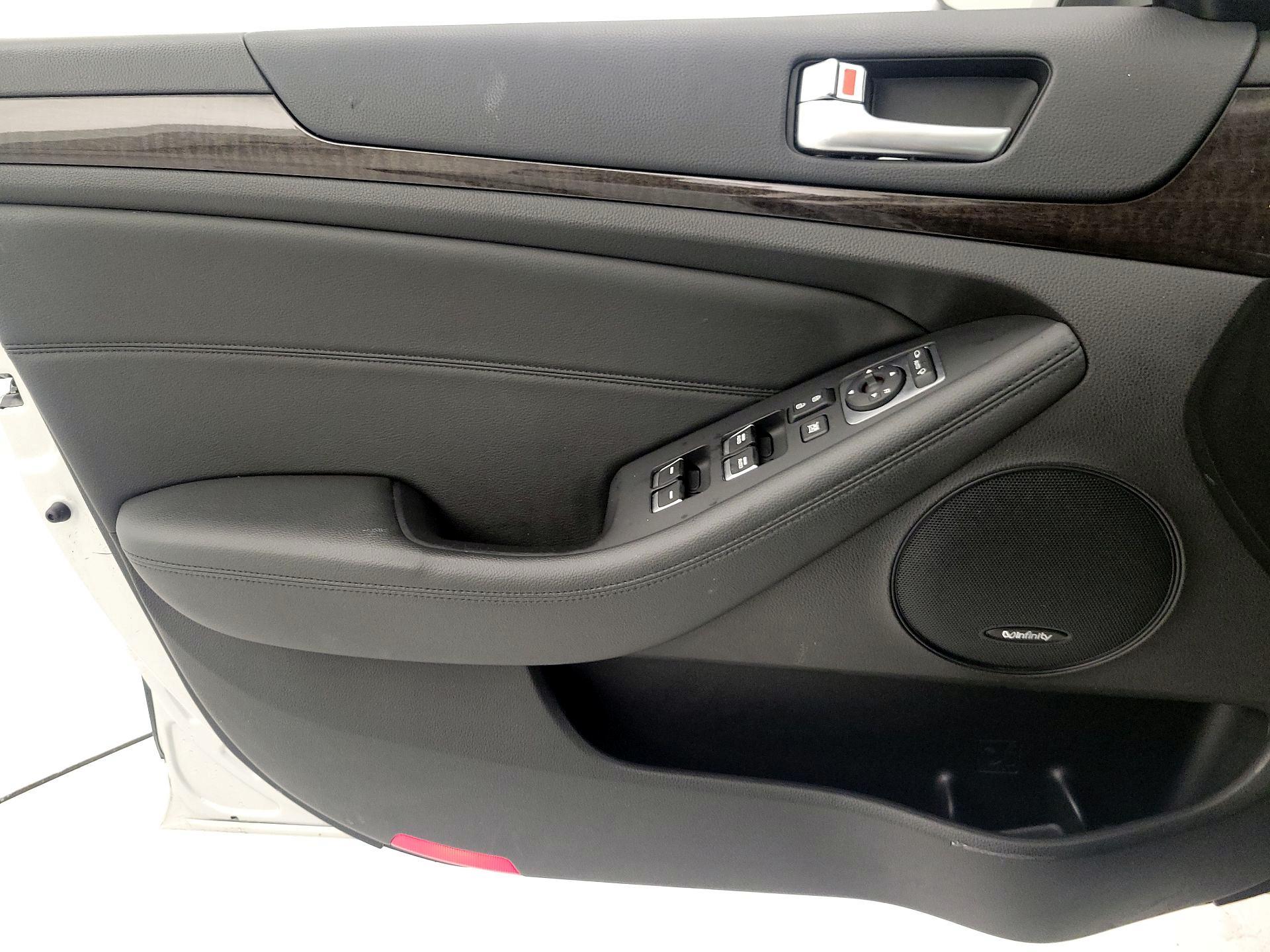 Thumbnail: 2016 Kia Cadenza - 12