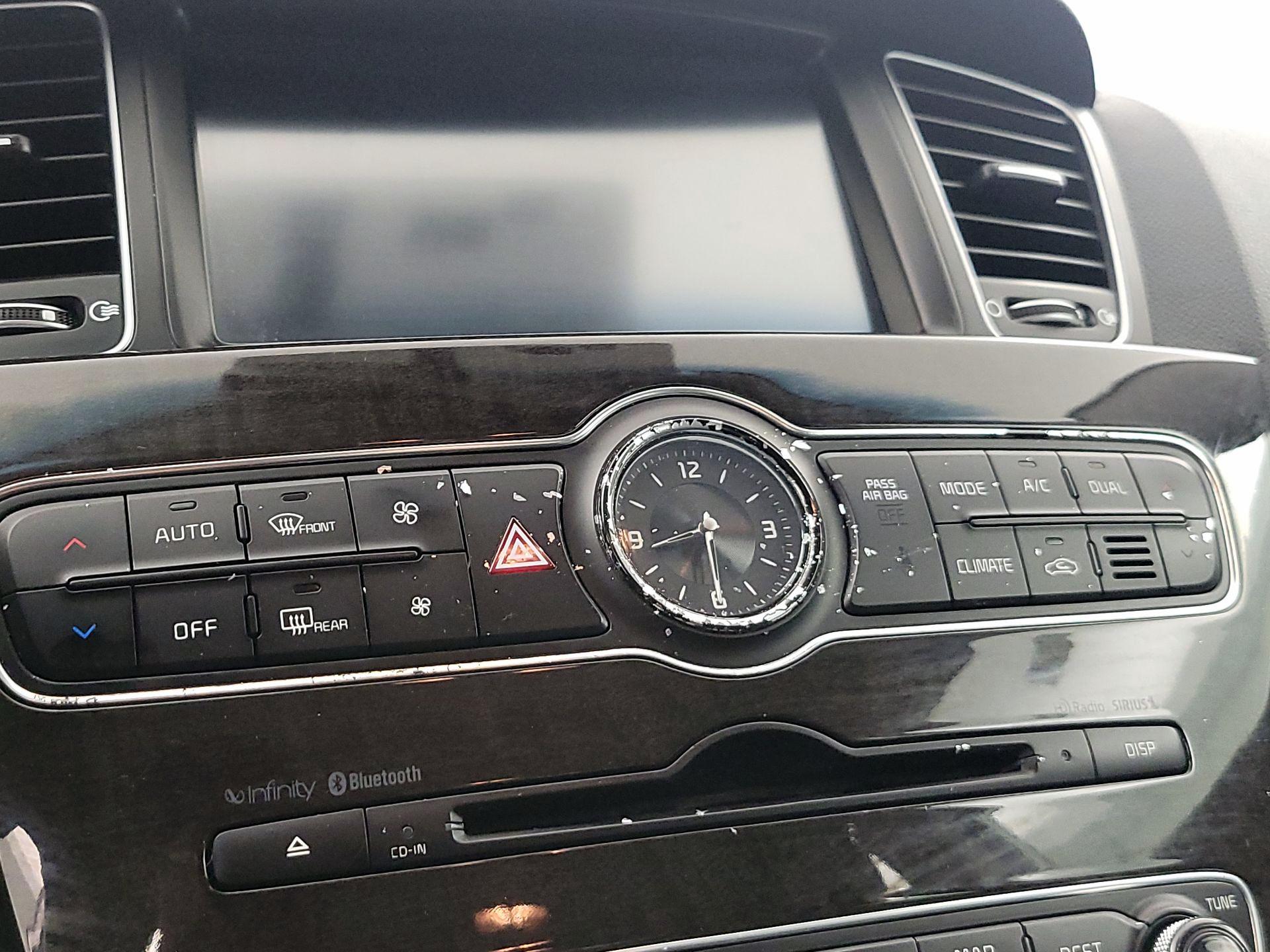 Thumbnail: 2016 Kia Cadenza - 17