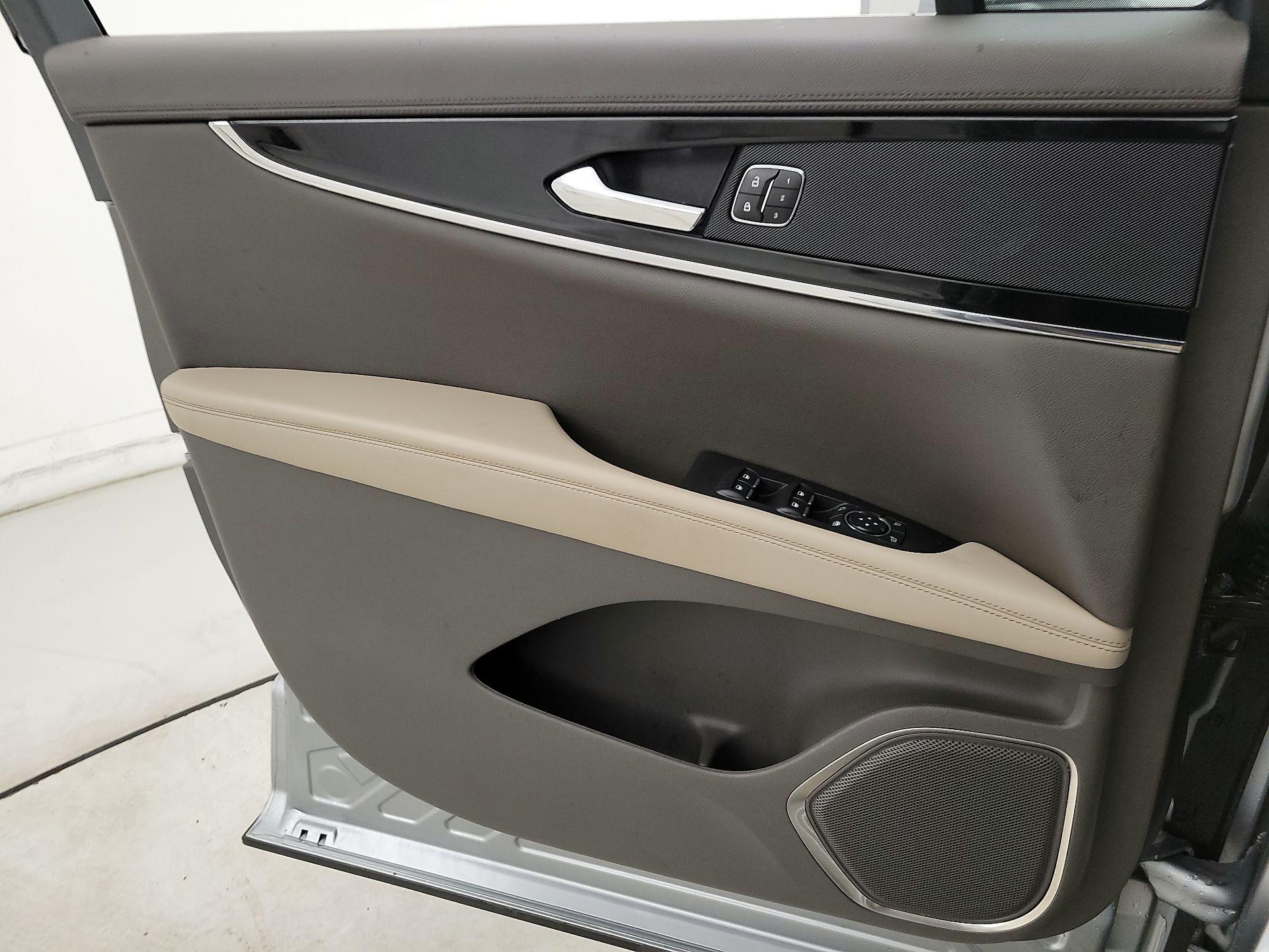 Thumbnail: 2023 Lincoln Nautilus - 12