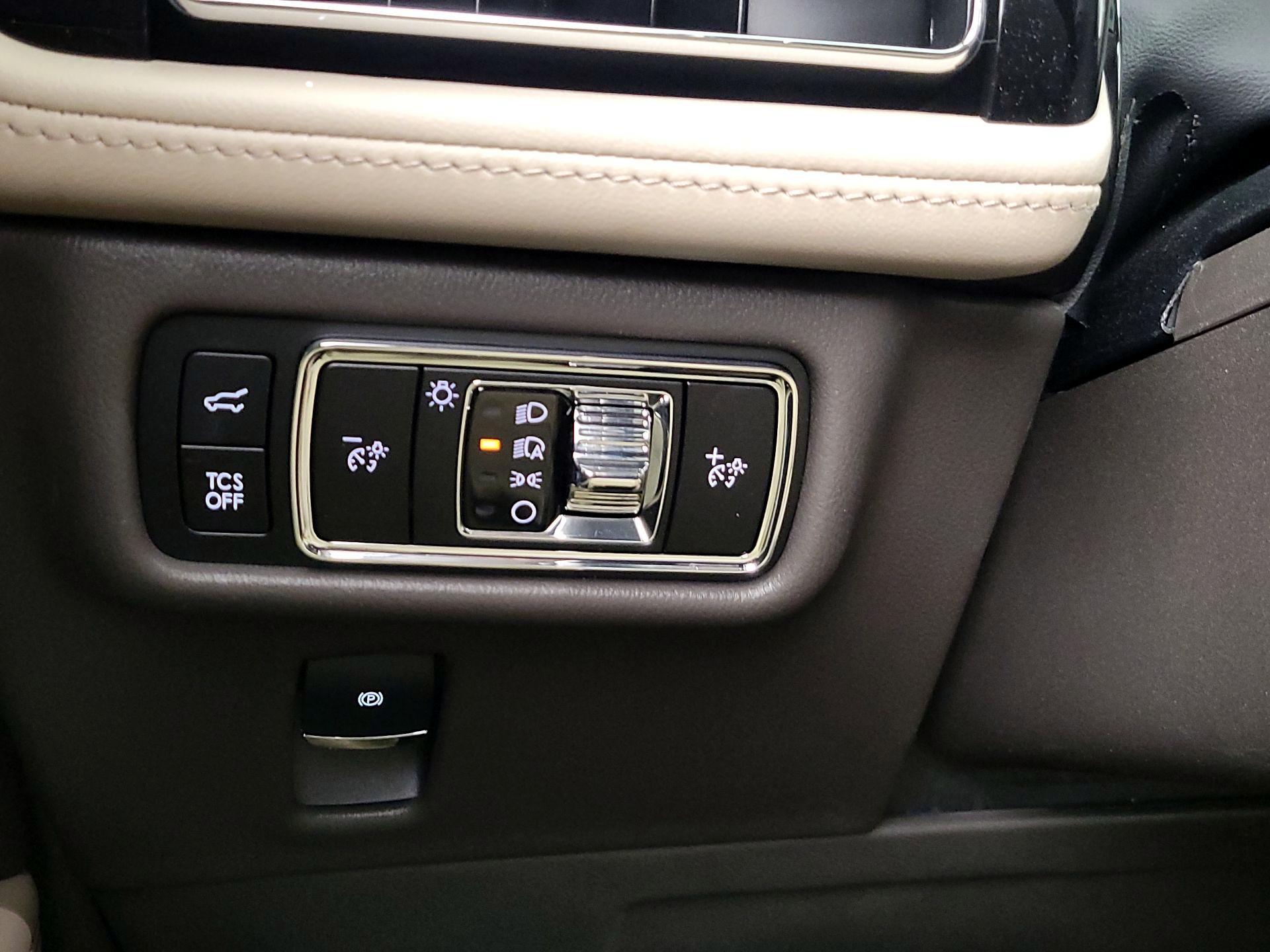 Thumbnail: 2023 Lincoln Nautilus - 13