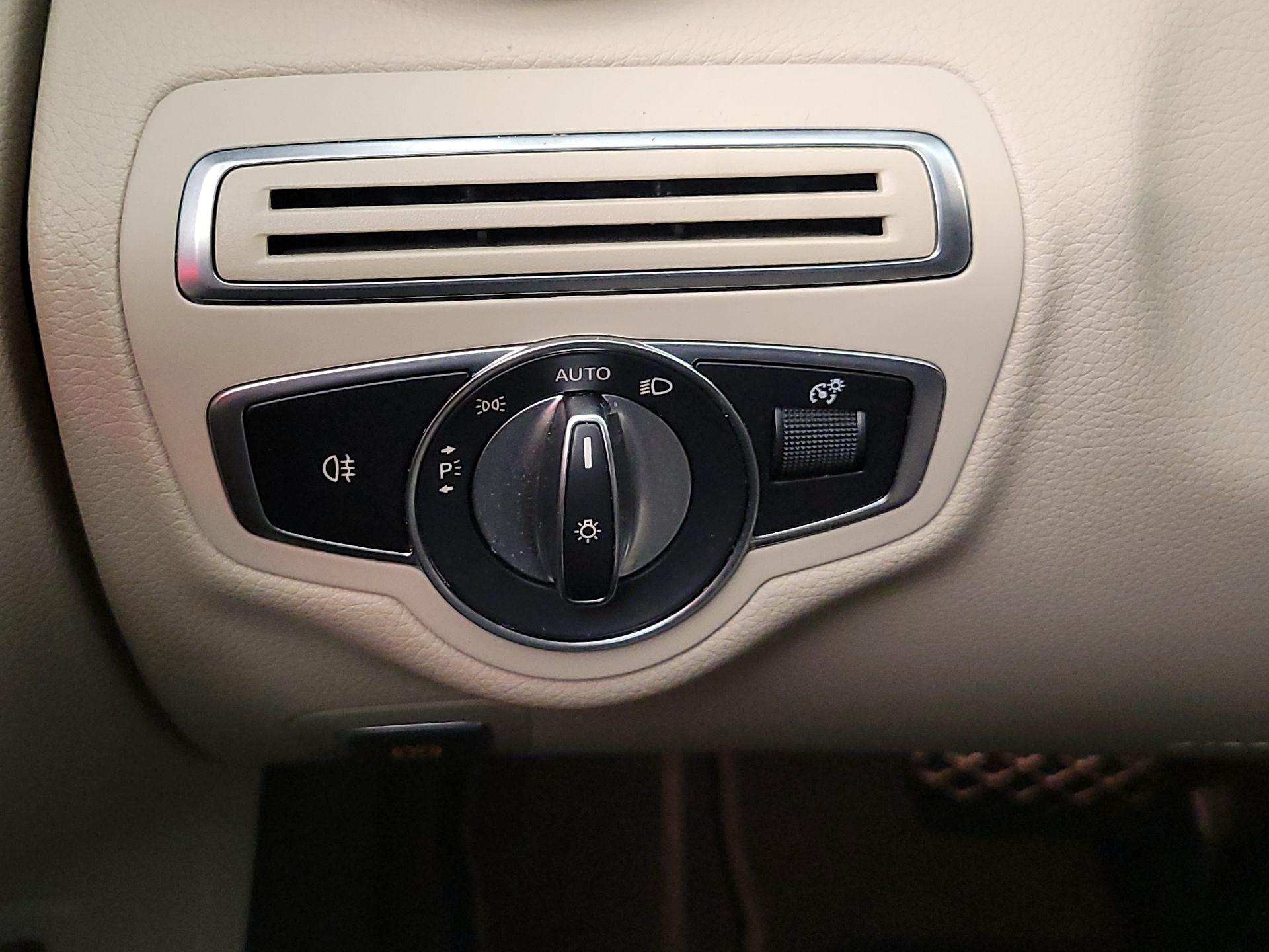 Thumbnail: 2021 Mercedes-Benz C-Class - 13