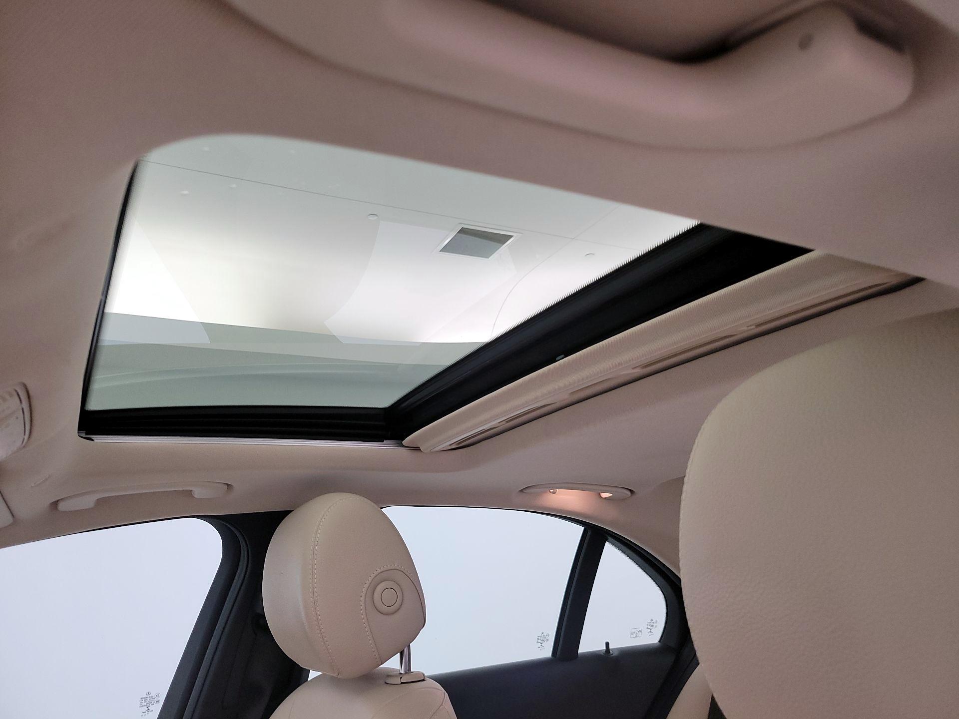 Thumbnail: 2021 Mercedes-Benz C-Class - 19