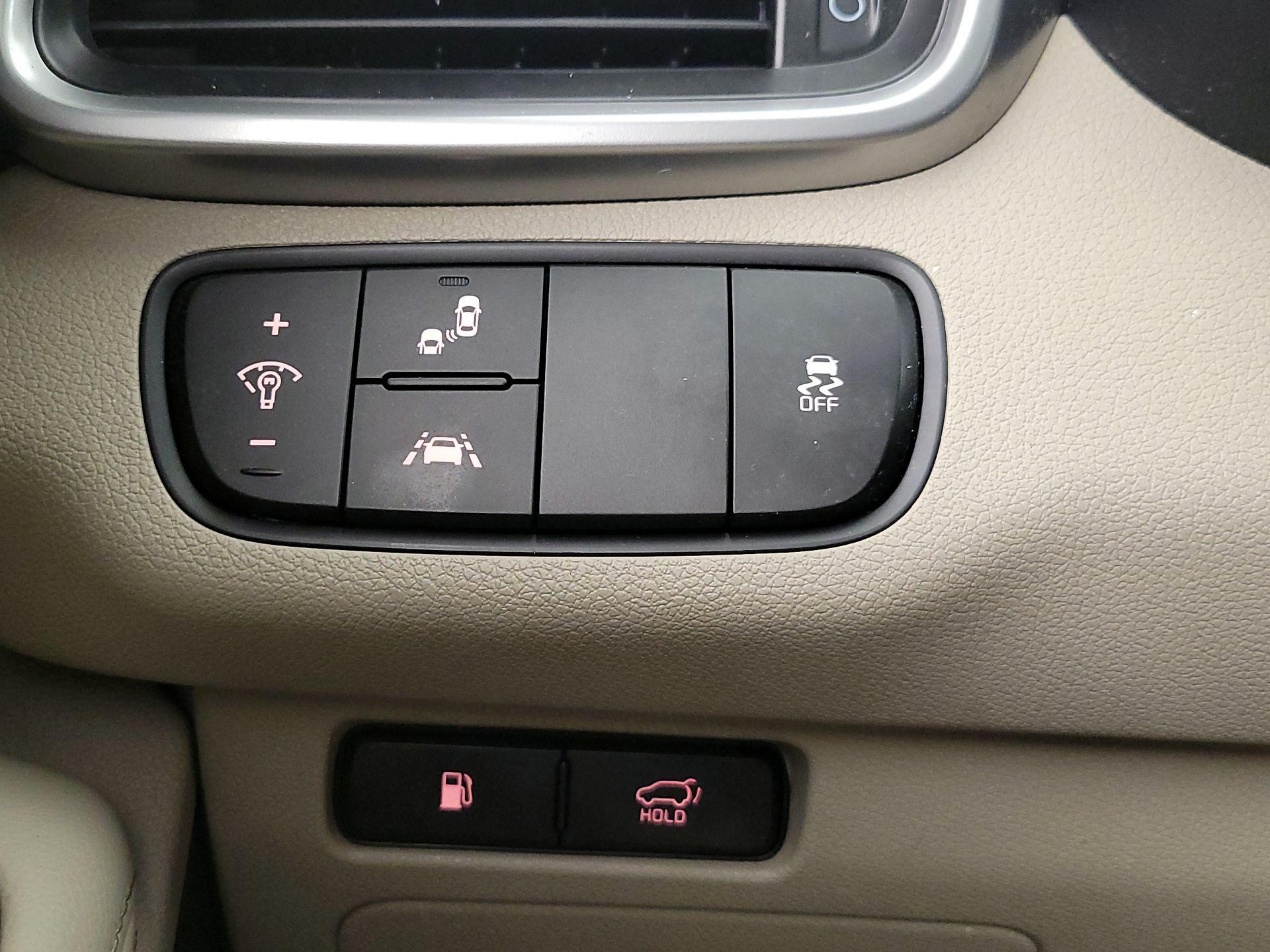 Thumbnail: 2020 Kia Sorento - 13