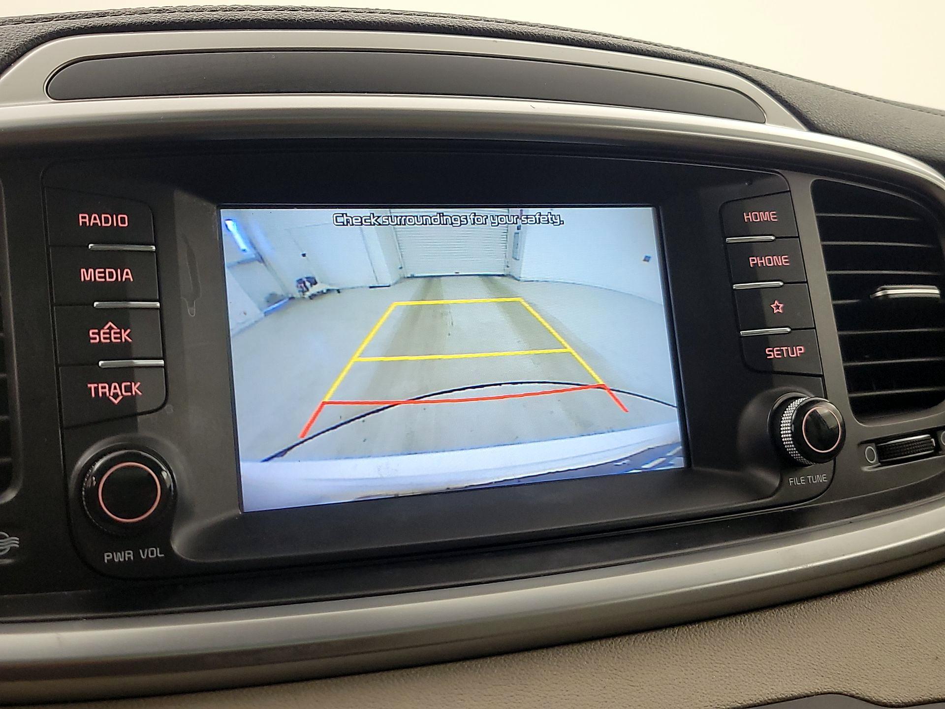 Thumbnail: 2020 Kia Sorento - 14