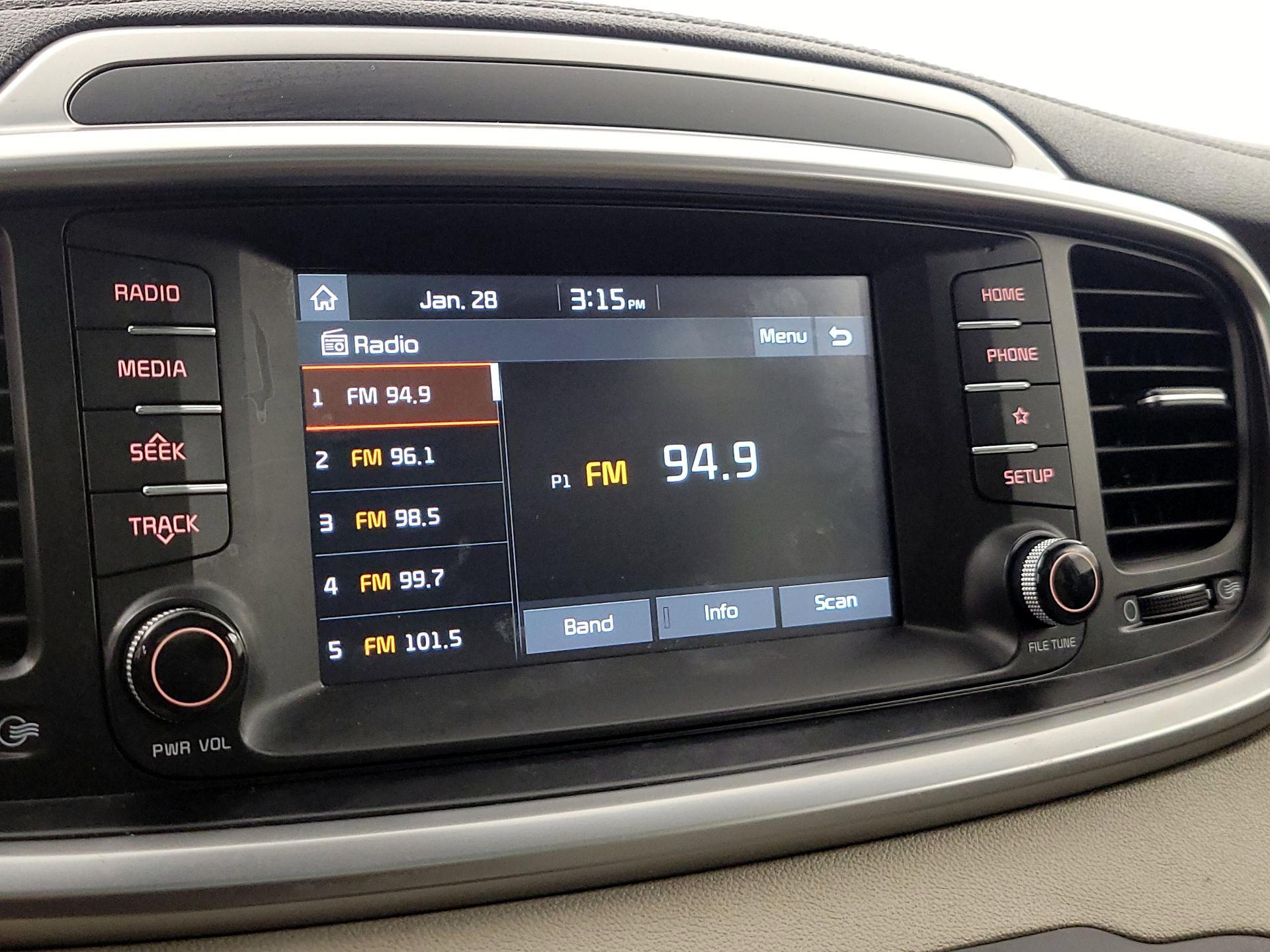 Thumbnail: 2020 Kia Sorento - 15