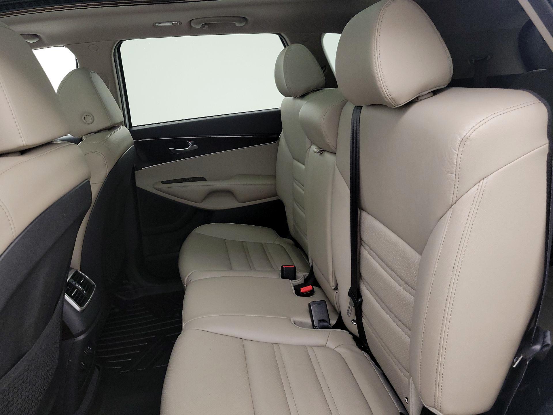 Thumbnail: 2020 Kia Sorento - 20