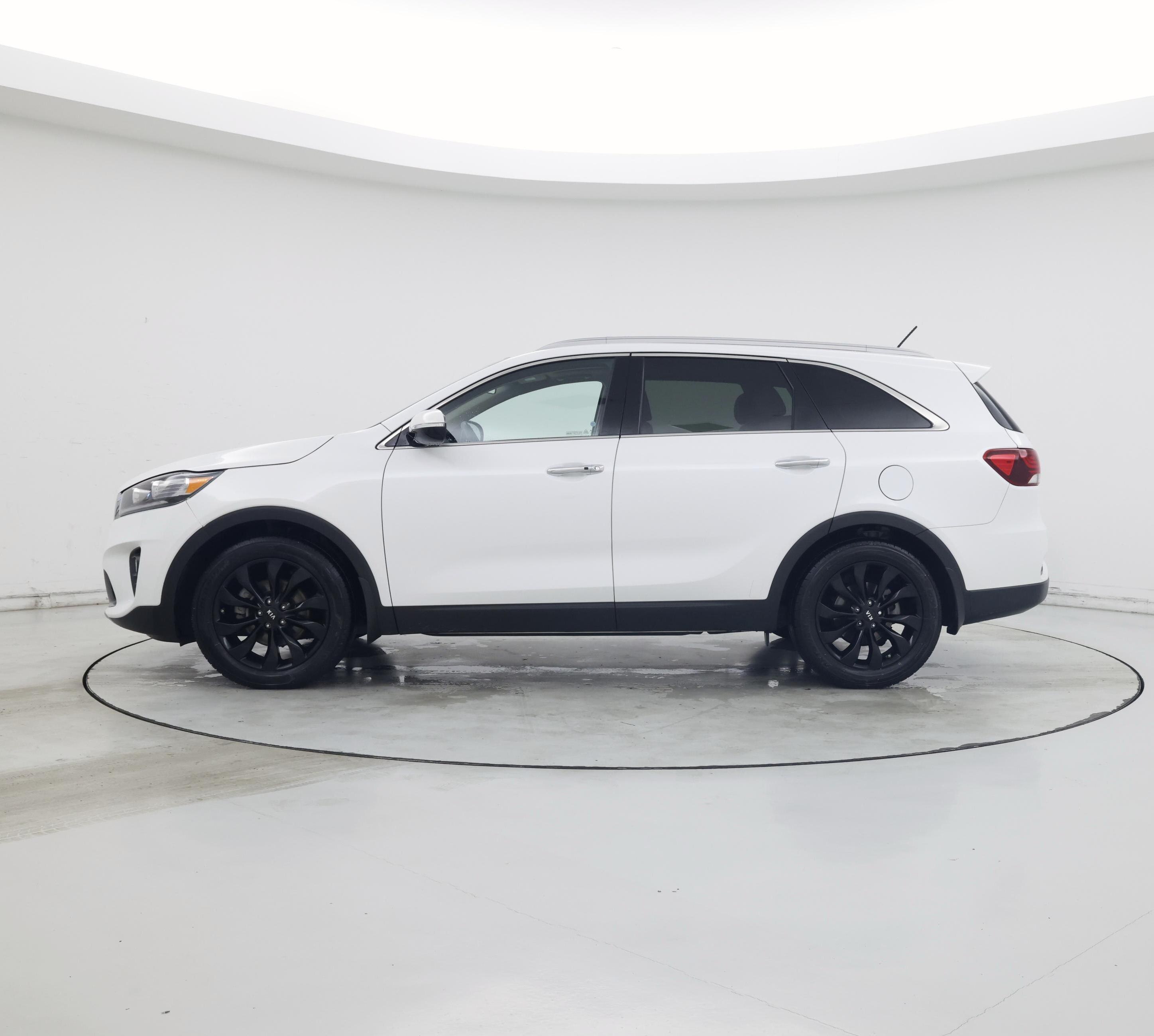 Thumbnail: 2020 Kia Sorento - 3