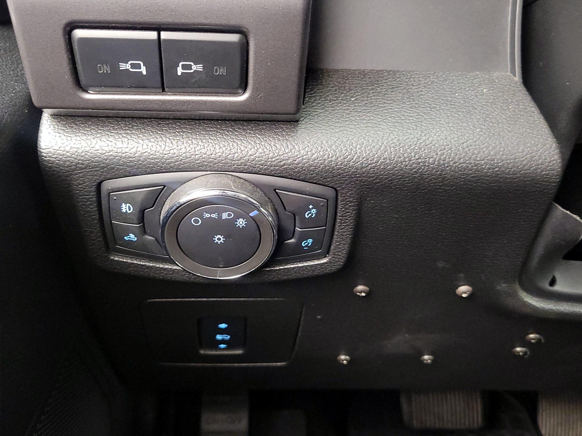 Thumbnail: 2017 Ford F-150 - 13