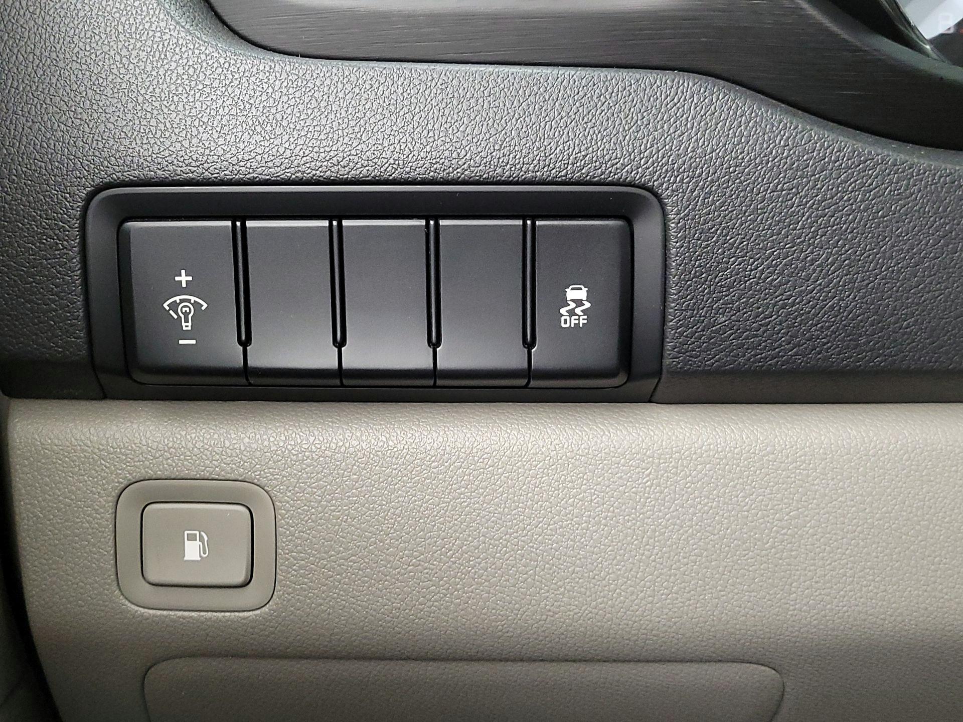 Thumbnail: 2021 Kia Sedona - 13