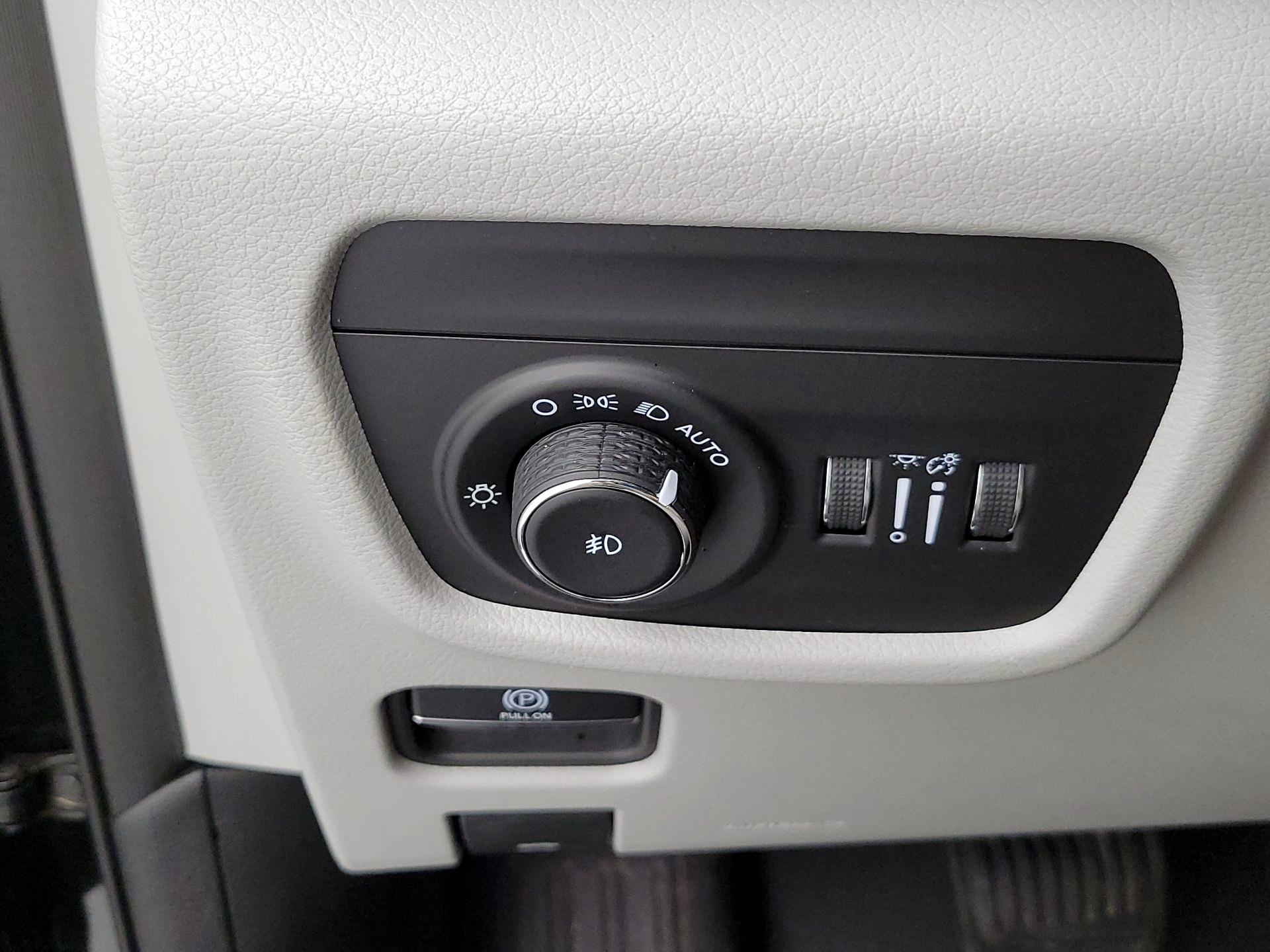 Thumbnail: 2022 Jeep Grand Cherokee - 13