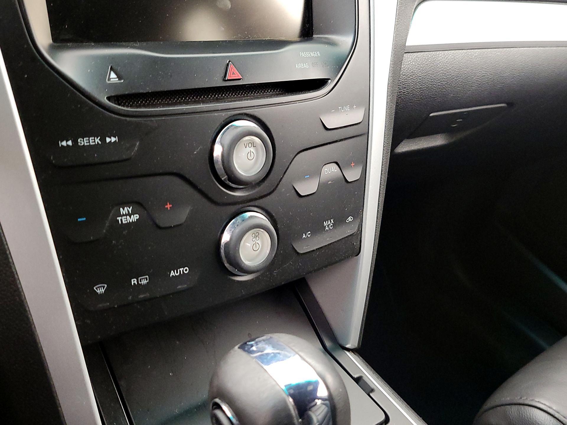 Thumbnail: 2014 Ford Explorer - 17